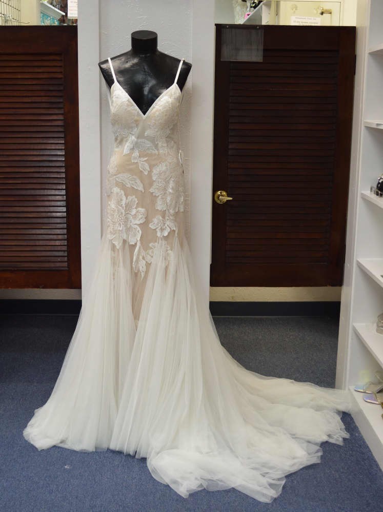 WILLOWBY  BY WATTERS HOLDEN 5600R BRIDAL GOWN WEDDING DRESS IVORY MULT SIZES