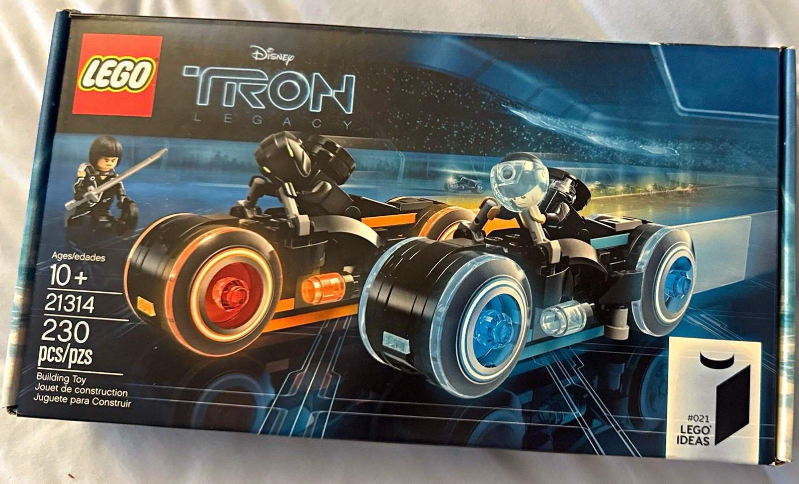 LEGO Ideas TRON: Legacy 21314 Complete Set 230 pcs Box w/ Brick Separator LEGO Ideas TRON: Legacy 21314 Complete Set 230 pcs Box w/ Brick Separator