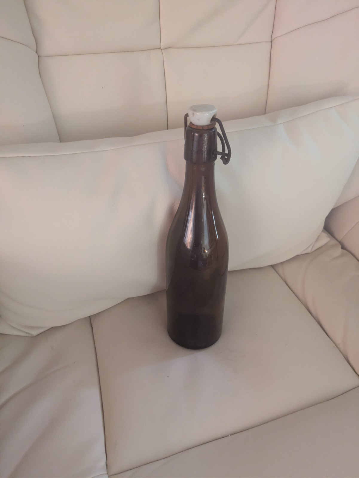 ANTIQUE-EARLY 1900S- BROWN-GLASS BOTTLE WITH WIRE, RUBBER SEAL & CERAMIC STOPPER ANTIQUE-EARLY 1900S- BROWN-GLASS BOTTLE WITH WIRE, RUBBER SEAL & CERAMIC STOPPER