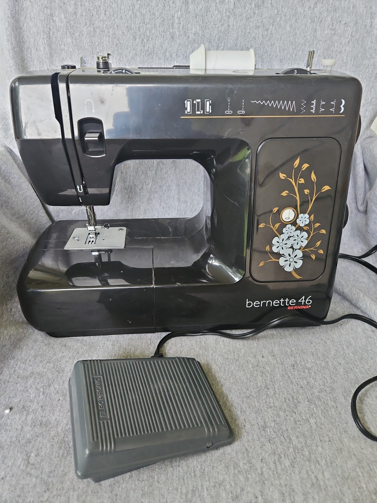 Bernina Bernette Model 46 Sewing Machine TESTED & WORKING Bernina Bernette Model 46 Sewing Machine TESTED & WORKING
