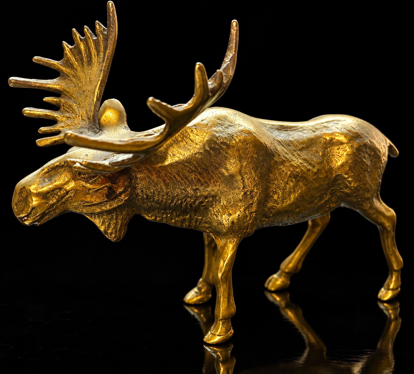 Vintage Solid Brass Moose Figurine 7” Large Antlers Wildlife Lodge Cabin Decor