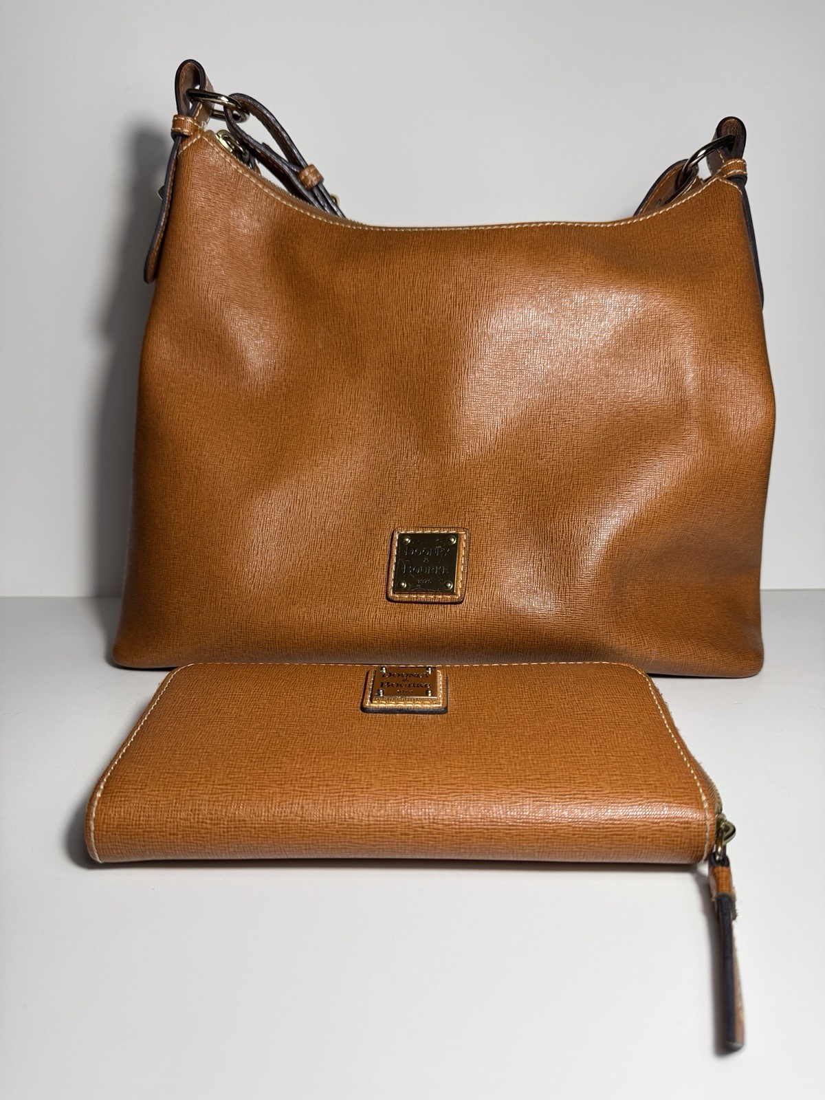 Dooney & Bourke Cognac/Brown Purse Leather Hobo Shoulder Bag Matching Wallet Dooney & Bourke Cognac/Brown Purse Leather Hobo Shoulder Bag Matching Wallet