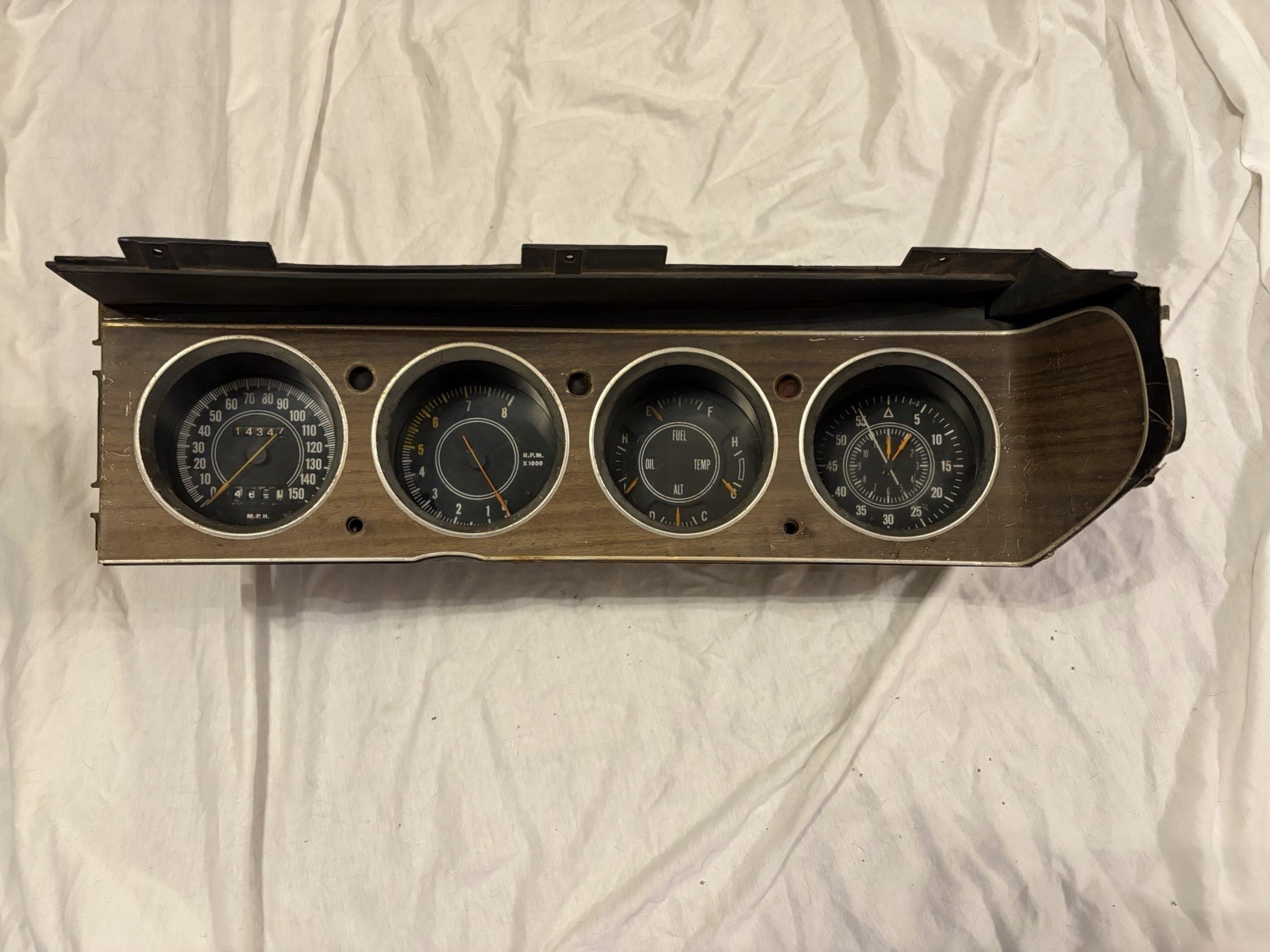 MOPAR E-BODY 1970-1971 PLYMOUTH CUDA DODGE CHALLENGER RALLYE GAUGE CLUSTER OEM MOPAR E-BODY 1970-1971 PLYMOUTH CUDA DODGE CHALLENGER RALLYE GAUGE CLUSTER OEM