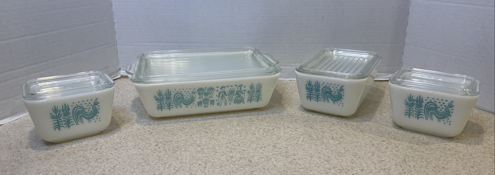 Pyrex Amish Butterprint-2 Refrigerator Dishes & 2 Casserole Dishes-All w/Lids