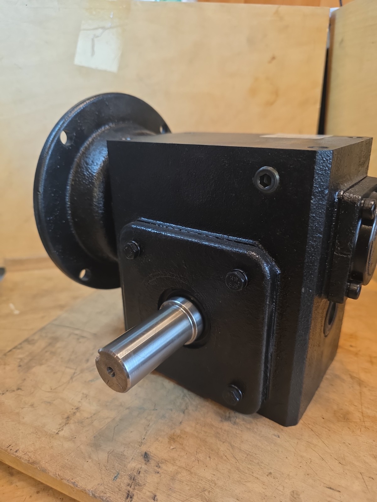 Worldwide Electric HDRF206-60/1-R-56C Speed Reducer Worldwide Electric HDRF206-60/1-R-56C Speed Reducer