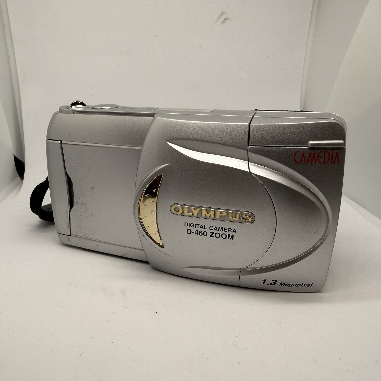 Olympus Camedia D-460 Zoom 1.3MP Digital Camera - Silver