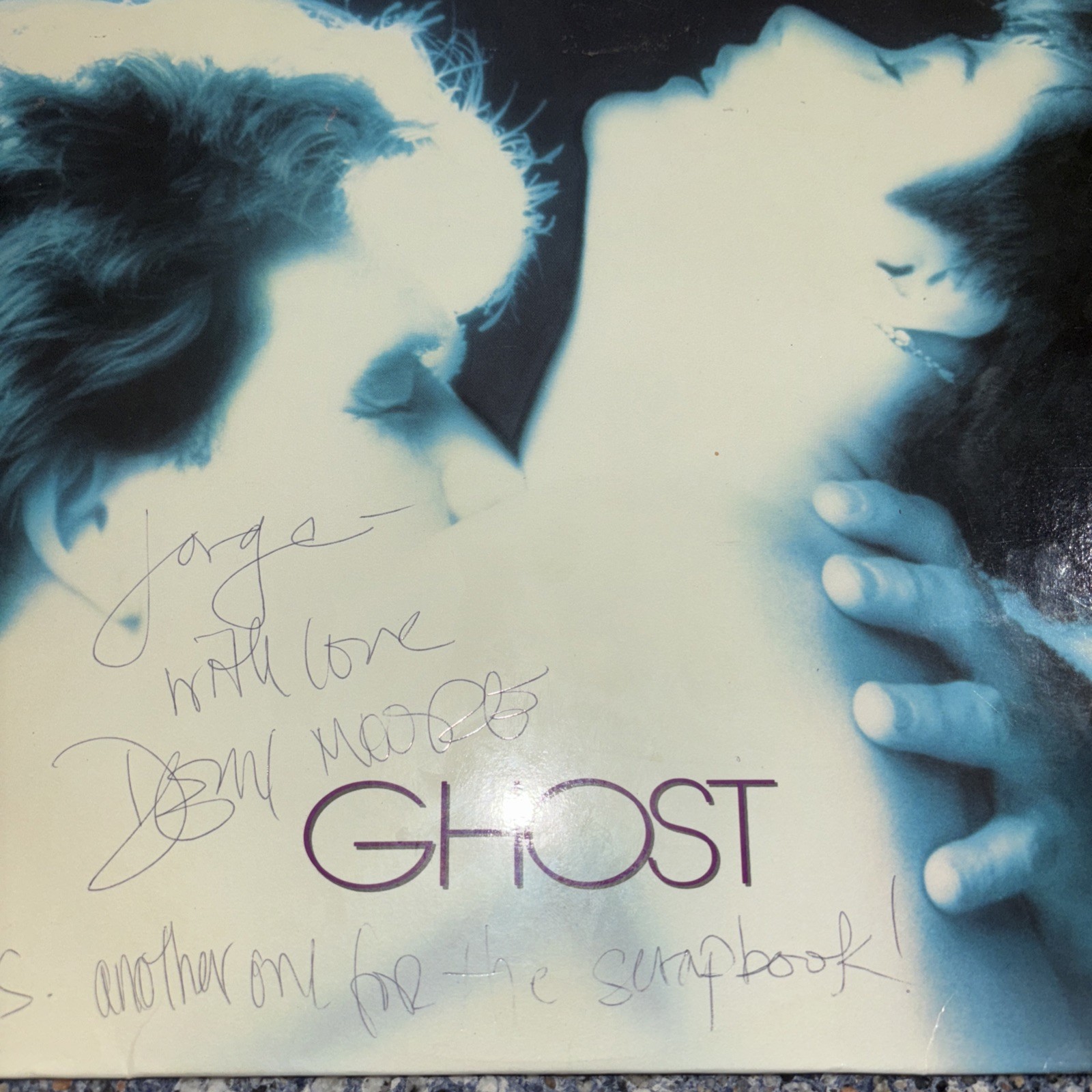 Demi Moore Signed Ghost Laserdisc Swayze , Whoopi Goldberg LEGEND RAD Demi Moore Signed Ghost Laserdisc Swayze , Whoopi Goldberg LEGEND RAD