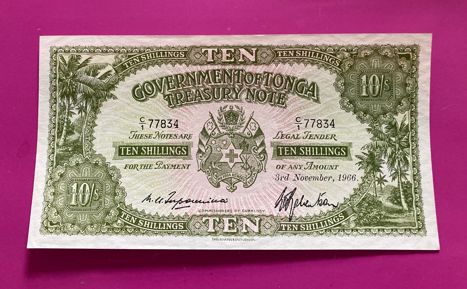 TONGA 1966 ISSUE 10 SHILLINGS BANKNOTE SUPER CRISP UNC. PICK#10d. TONGA 1966 ISSUE 10 SHILLINGS BANKNOTE SUPER CRISP UNC. PICK#10d.