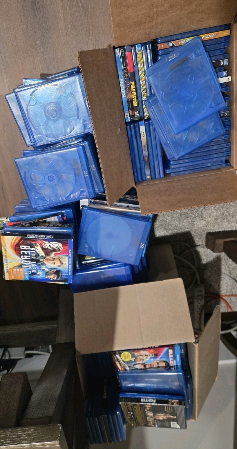100 Ct Assorted Empty Blu Ray Cases Read Description 100 Ct Assorted Empty Blu Ray Cases Read Description