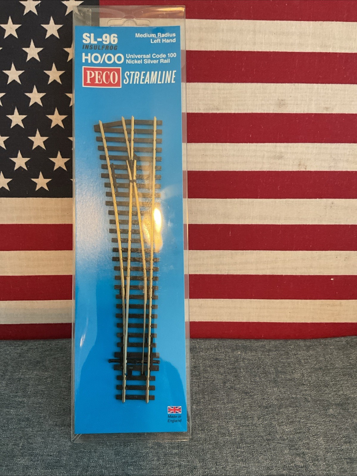 Peco #SL-96 Code 100 Medium Radius Turnout - Streamline -- Left Hand, Insulfrog Peco #SL-96 Code 100 Medium Radius Turnout - Streamline -- Left Hand, Insulfrog