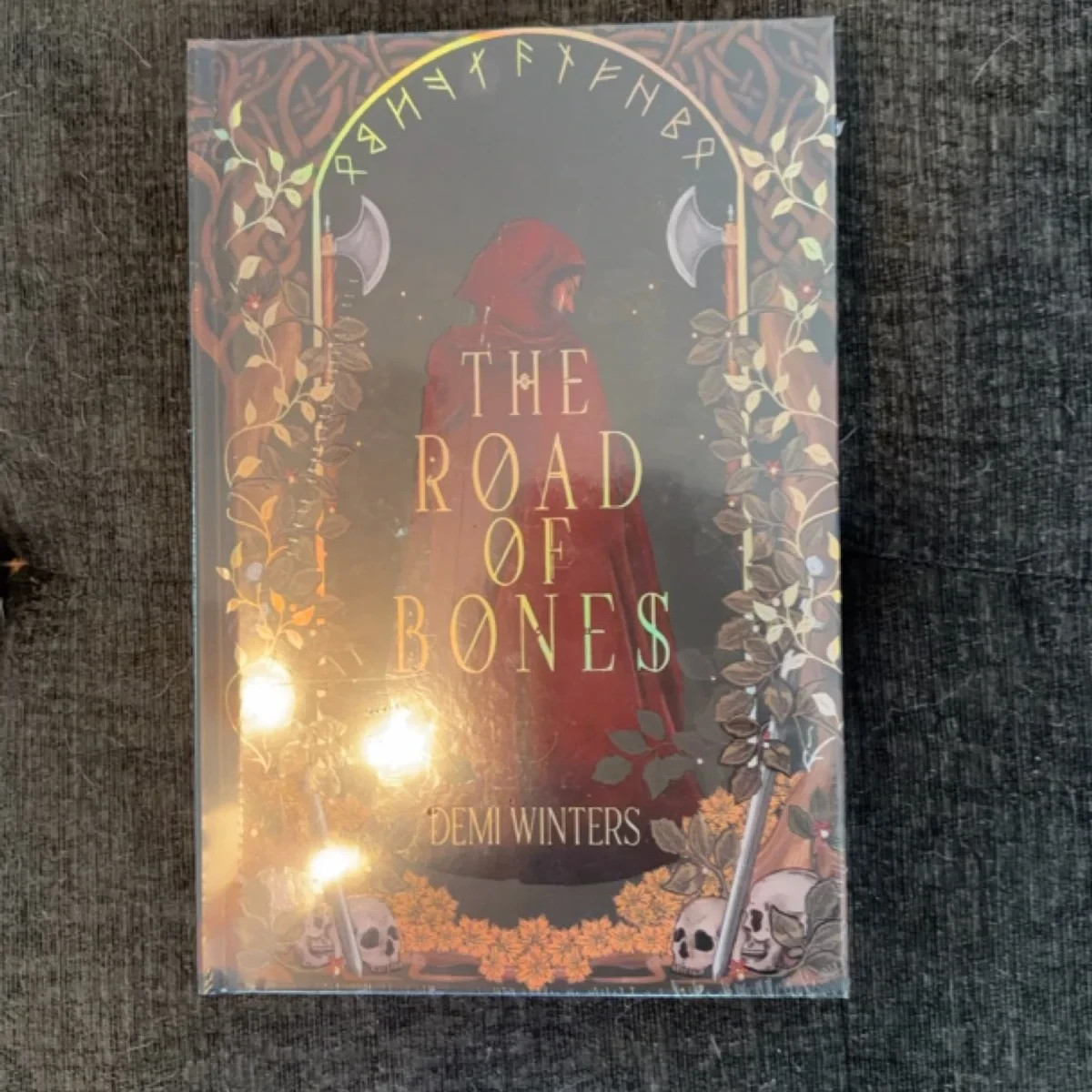 Moonlight Book Box THE ROAD OF BONES by Demi Winters - features SPRAYED EDGES Moonlight Book Box THE ROAD OF BONES by Demi Winters - features SPRAYED EDGES