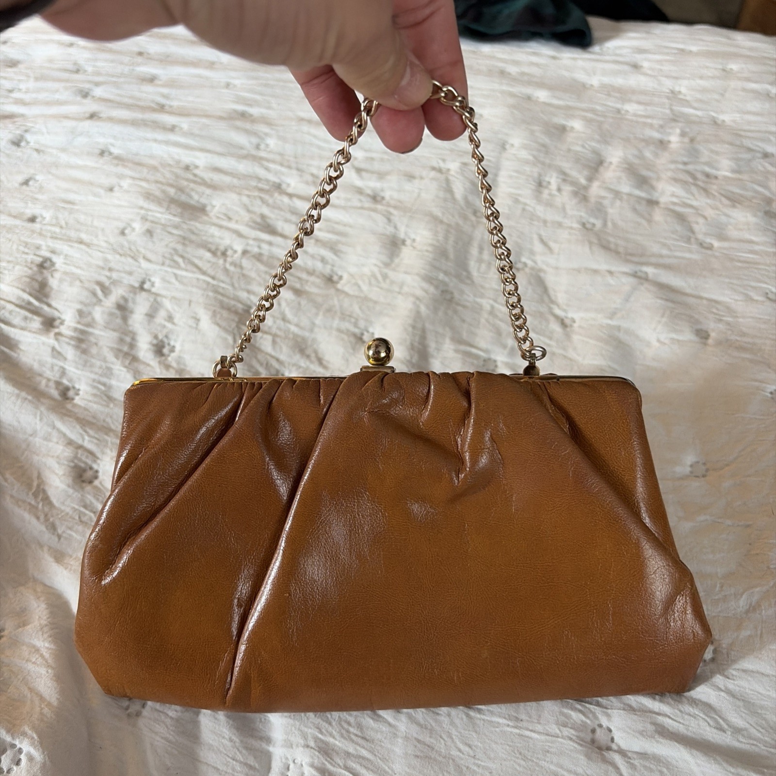 Vintage Slouchy Caramel Brown Leather Kisslock Clutch,Gold-tone Chain Strap EUC