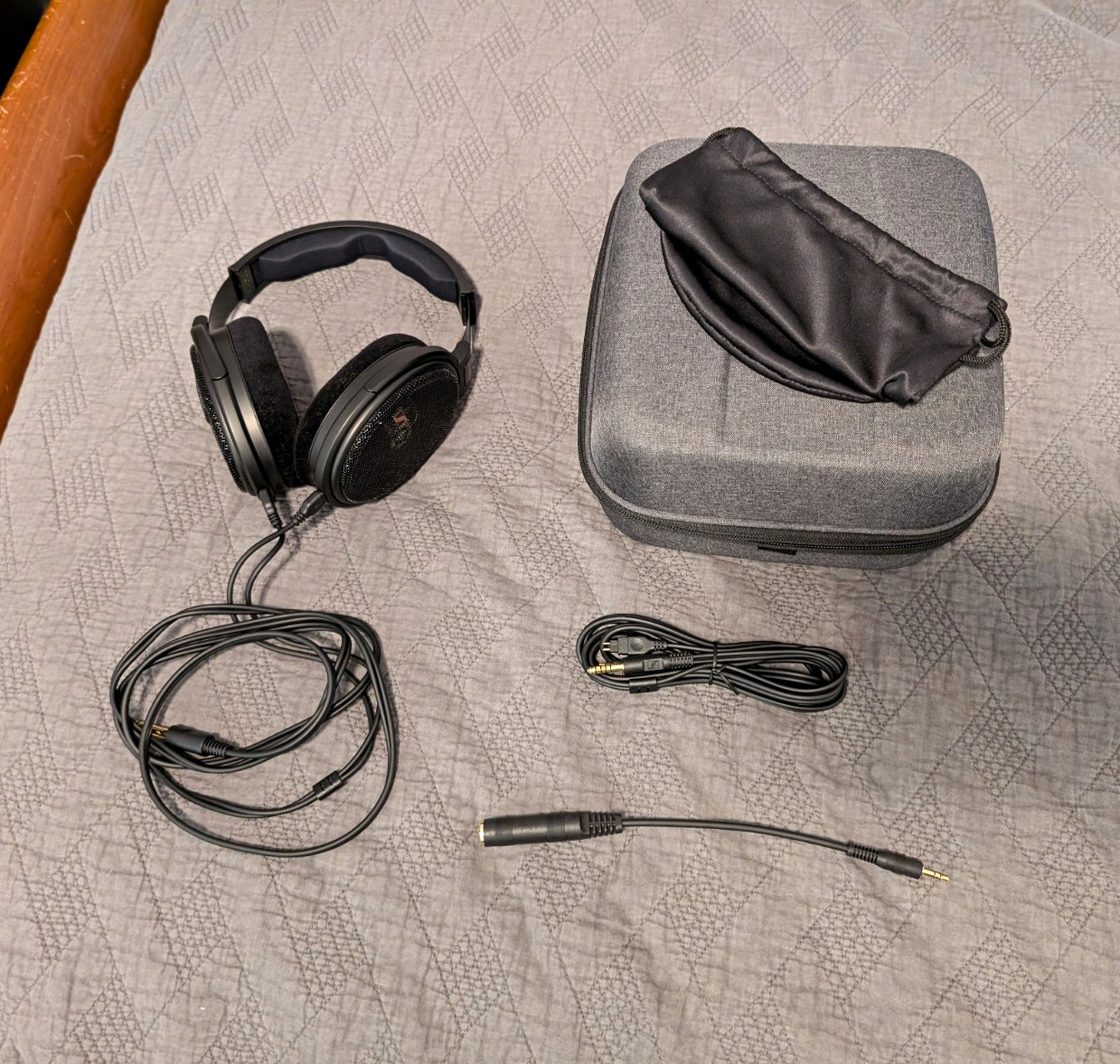 Sennheiser HD 660S2 Open-Back Over-Ear Black Headphones Sennheiser HD 660S2 Open-Back Over-Ear Black Headphones