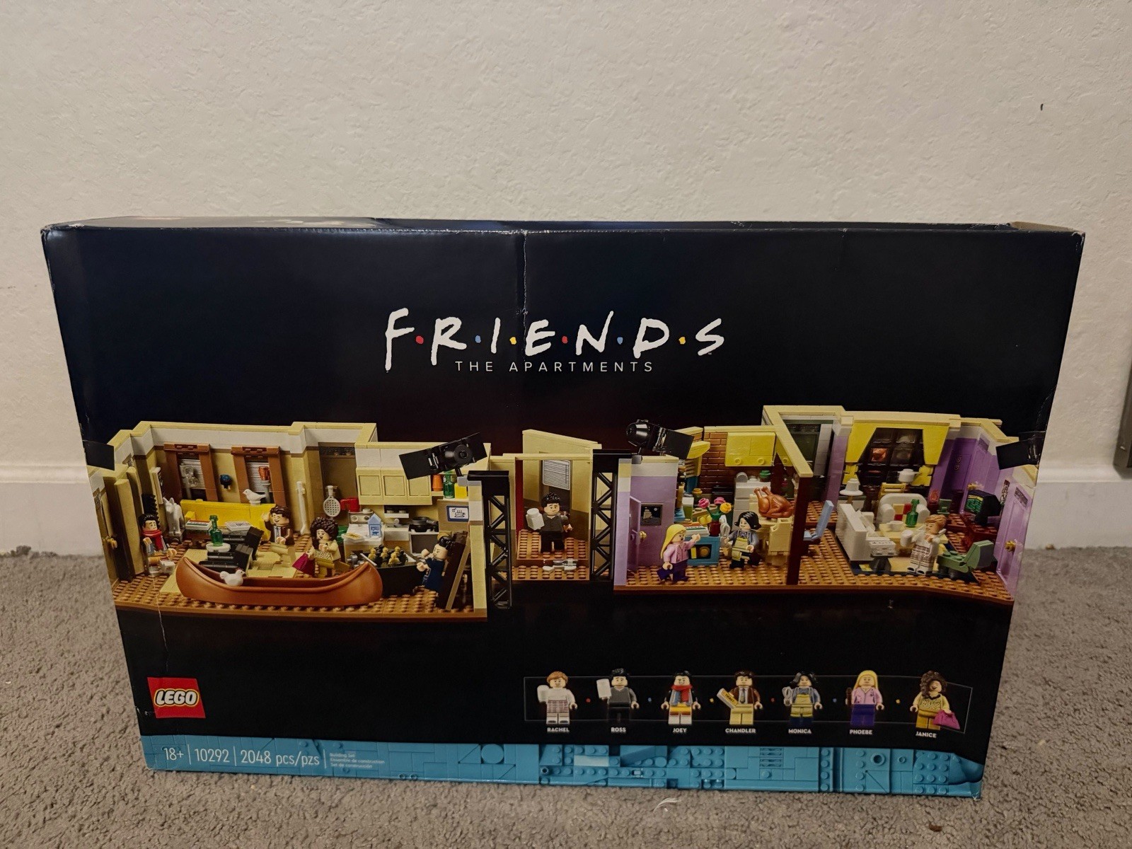 LEGO Icons: The Friends Apartments (10292) Retired NEW Sealed - Minor Box Damage