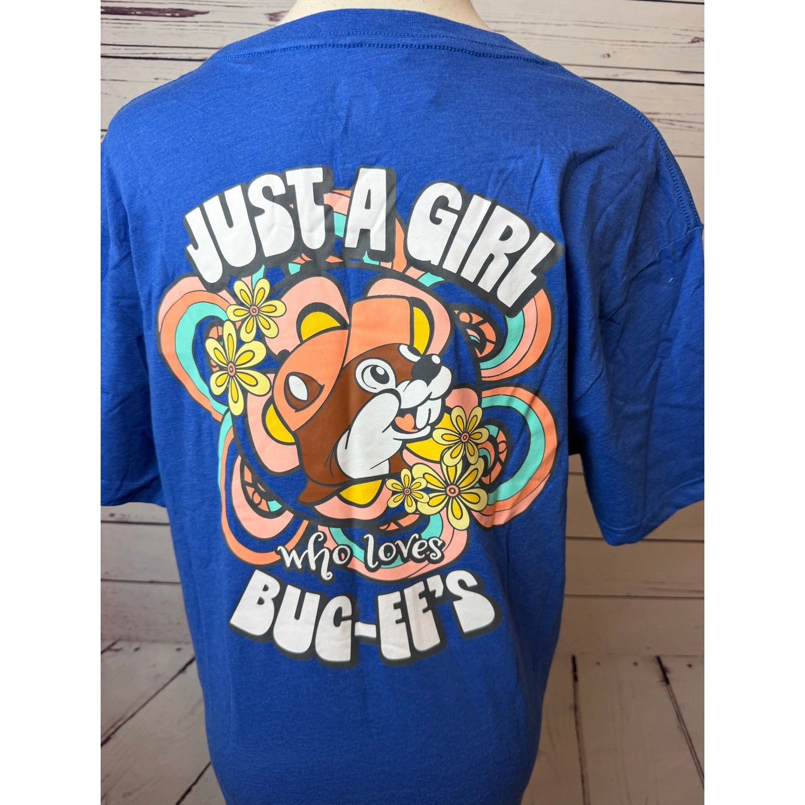 Buc-ee\'s Graphic T-Shirt NWT Tee Shirt Large Blue Just A Girl Who Bucees Floral