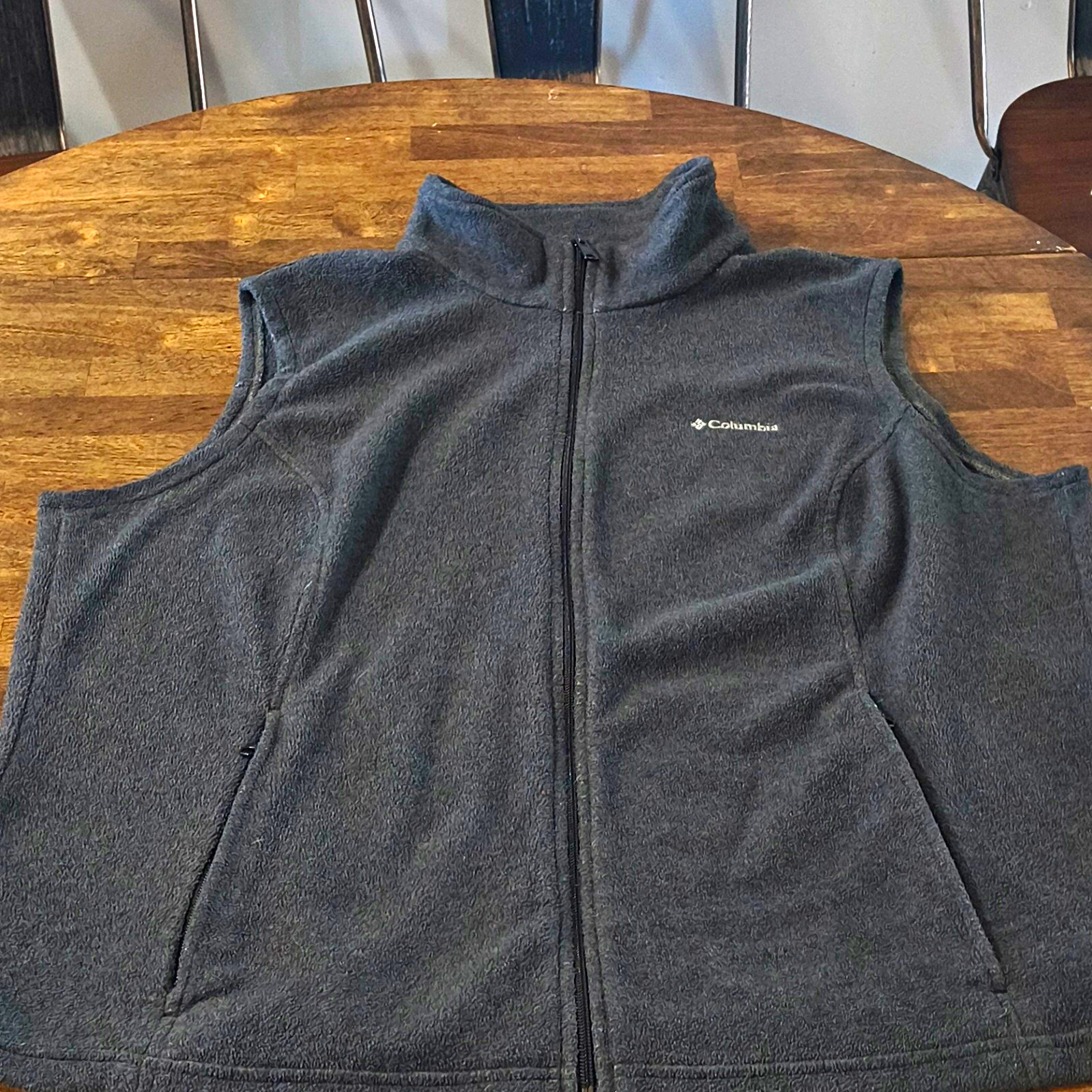Columbia Men’s Gray Full Zip Fleece Vest Stand-Up Collar Size 2XL Columbia Men’s Gray Full Zip Fleece Vest Stand-Up Collar Size 2XL