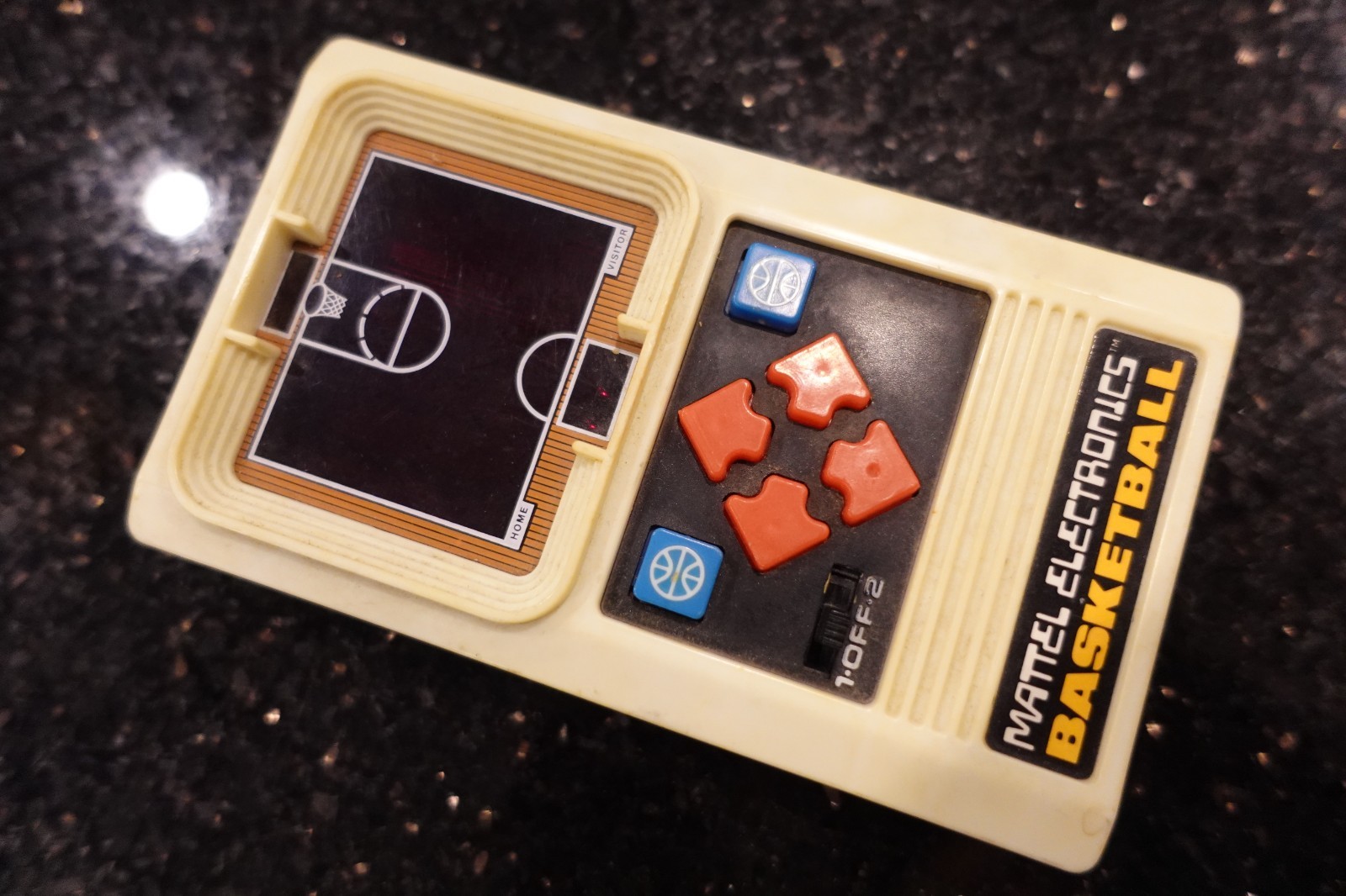 Vintage MATTEL Basketball  Handheld Electronic Tabletop Video game D10 #2