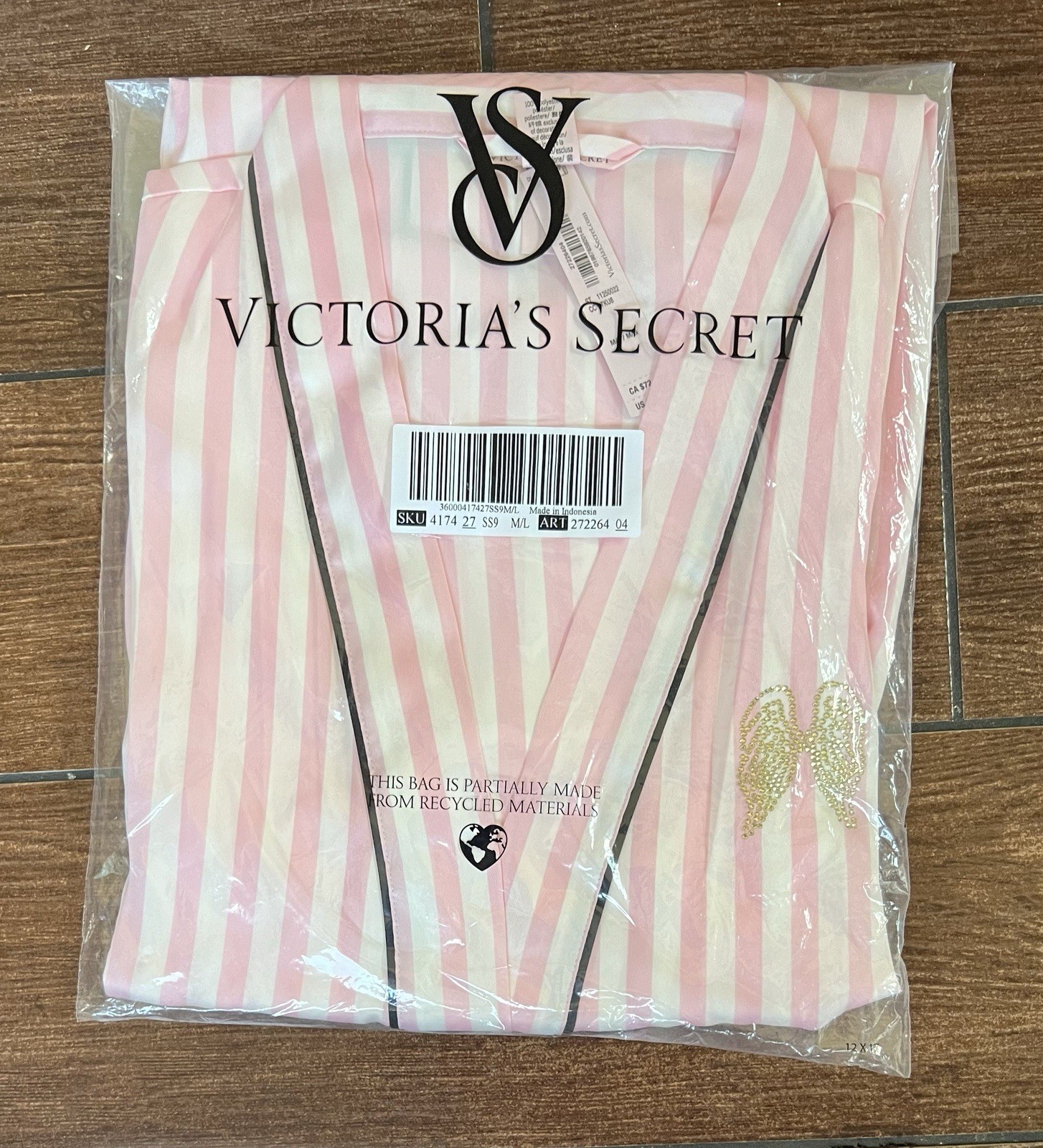 Victoria’s Secret Iconic Pink White Striped Short Satin Robe M/L Brand New Victoria’s Secret Iconic Pink White Striped Short Satin Robe M/L Brand New