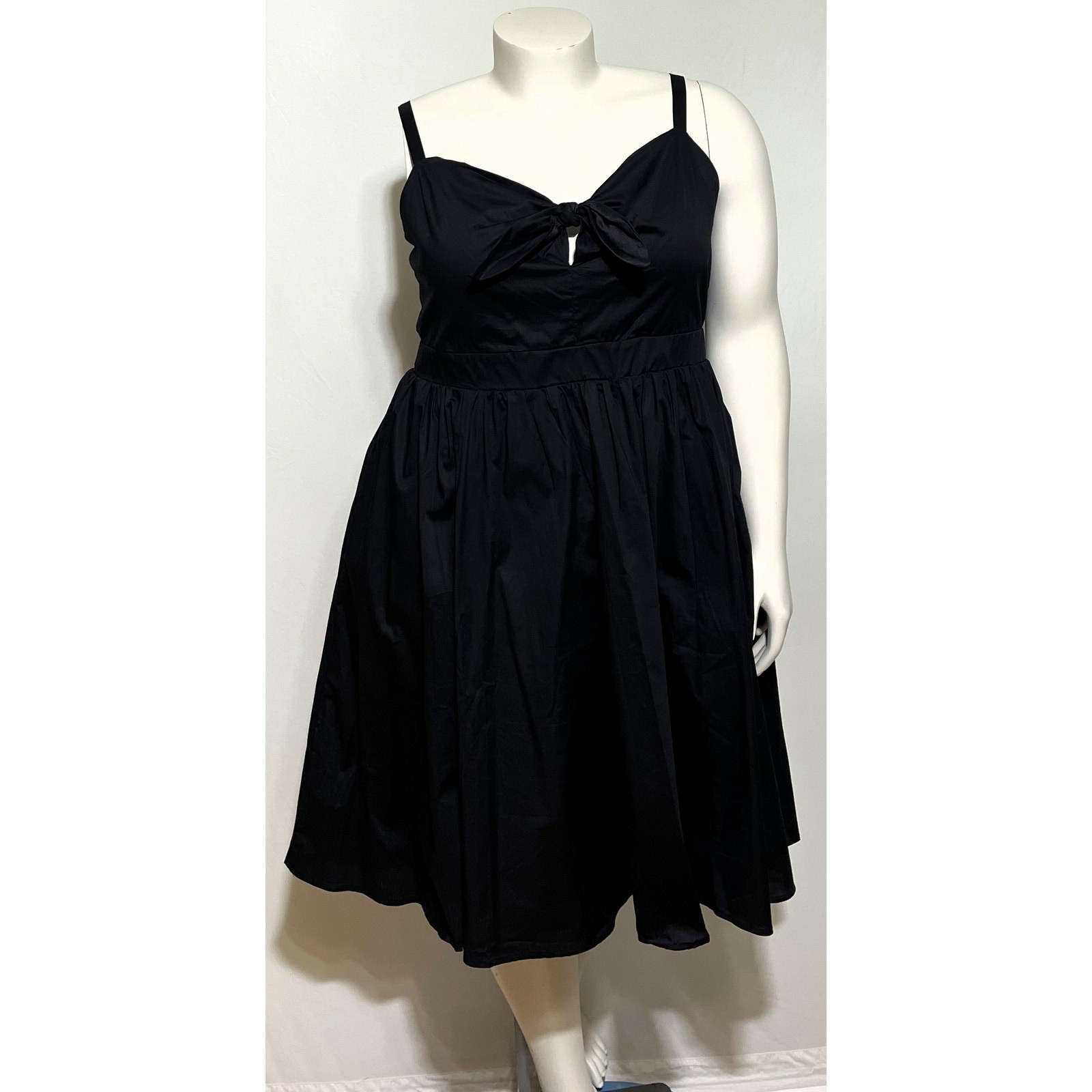 Torrid Dress 2 2X NWT Black Cotton Poplin Tie Sweetheart Cutout Pocket Skater