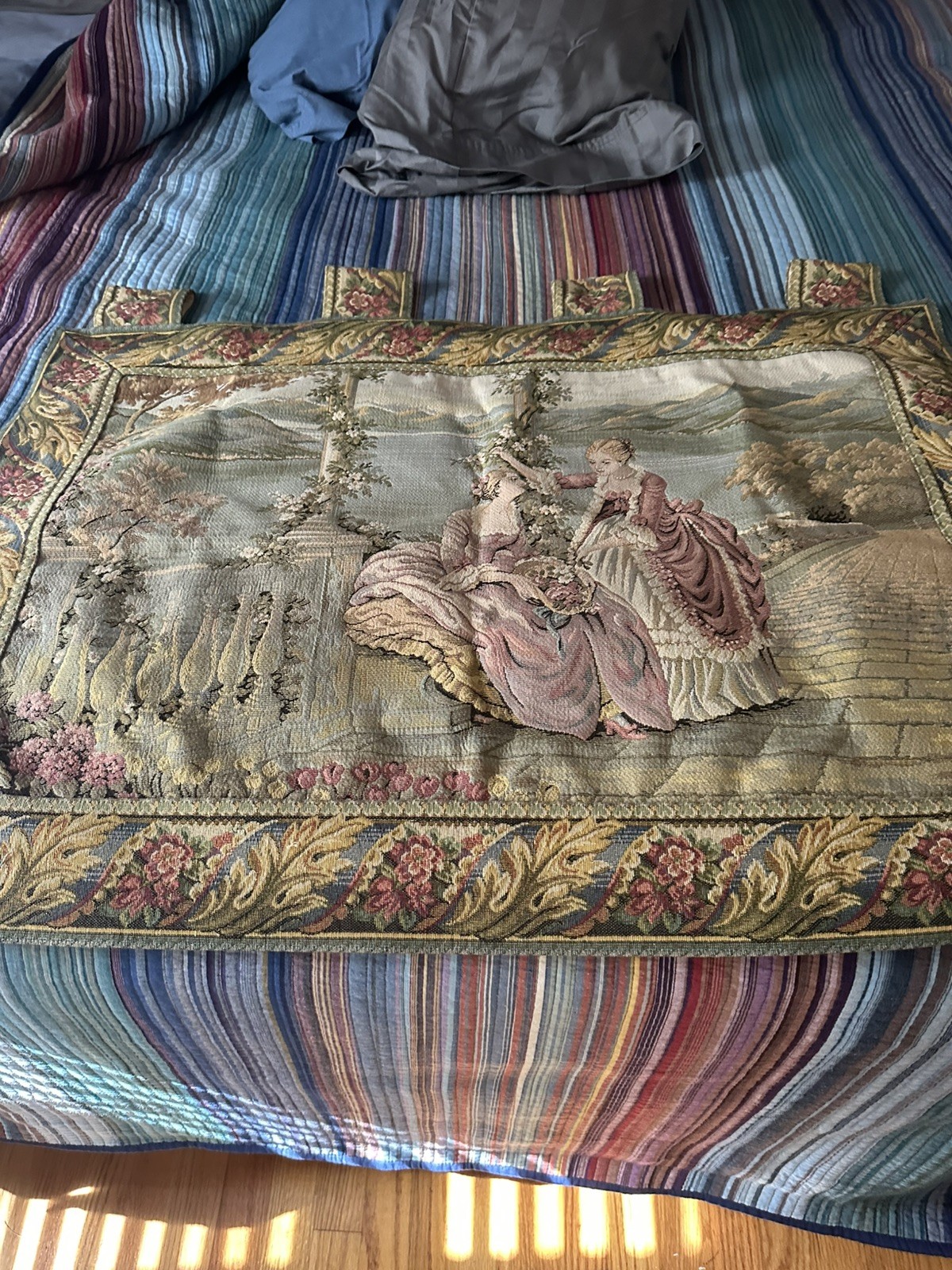 Vintage French Beautiful Floral Tapestry  Medieval Room Wall Hanging 35” x 25” 