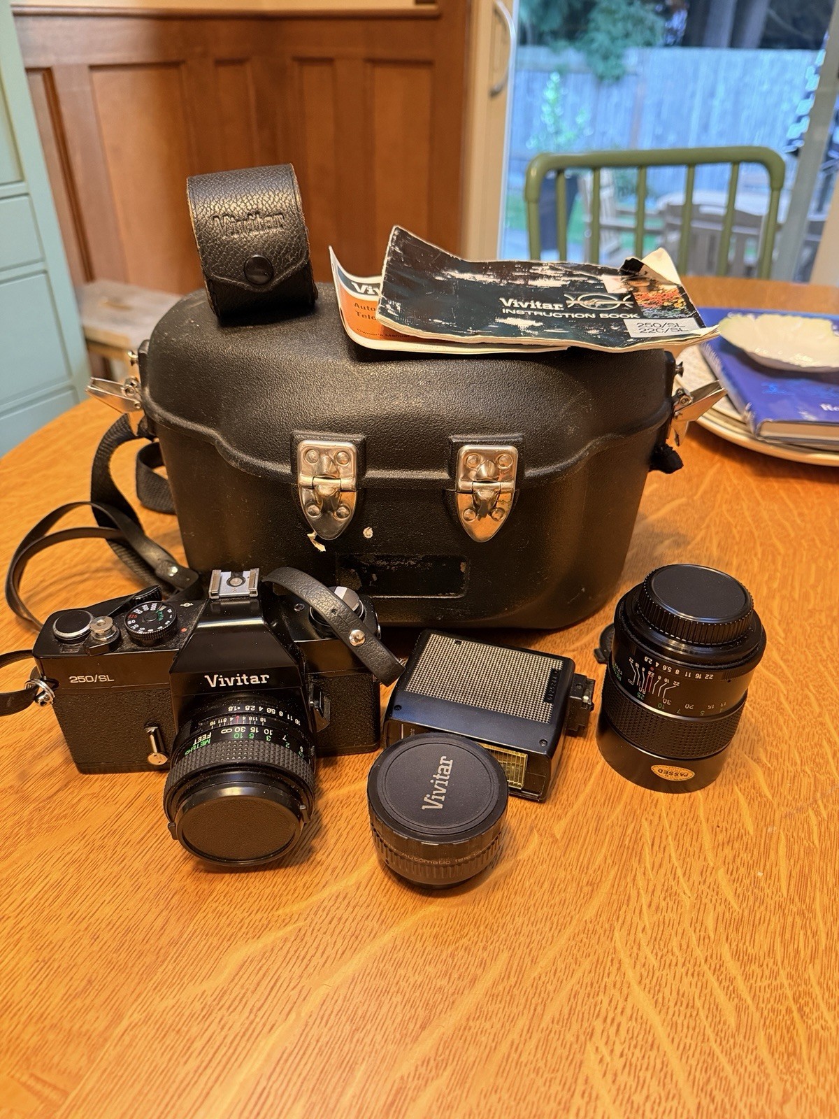 Vintage Vivitar 250 SL Camera + Case + Telephoto Lens SLR Camera Set Vintage Vivitar 250 SL Camera + Case + Telephoto Lens SLR Camera Set