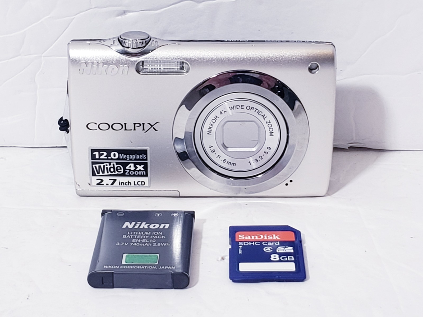 NIKON COOLPIX S3000 12MP Nikkor 4X Wide Optical Zoom Camera w/ Battery & Memory