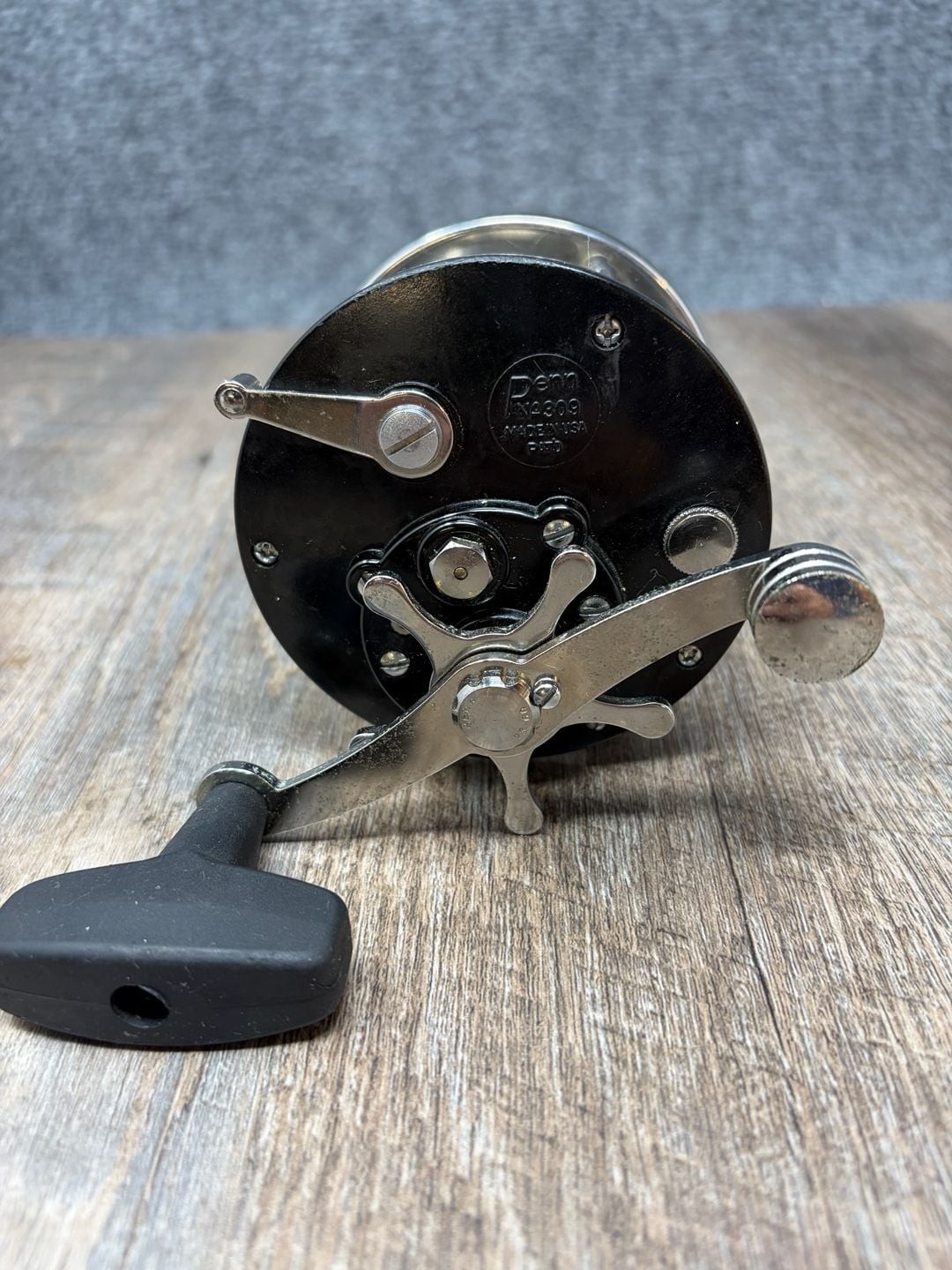 Vintage PENN 309 LEVEL WIND Saltwater FISHING REEL Made In USA Works Great