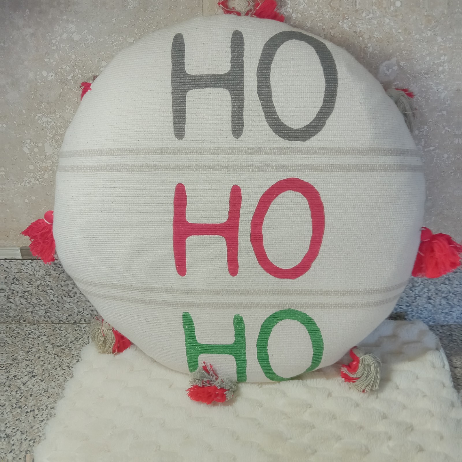 NWOT Mud pie HO HO HO Round Christmas  Pillow 16\