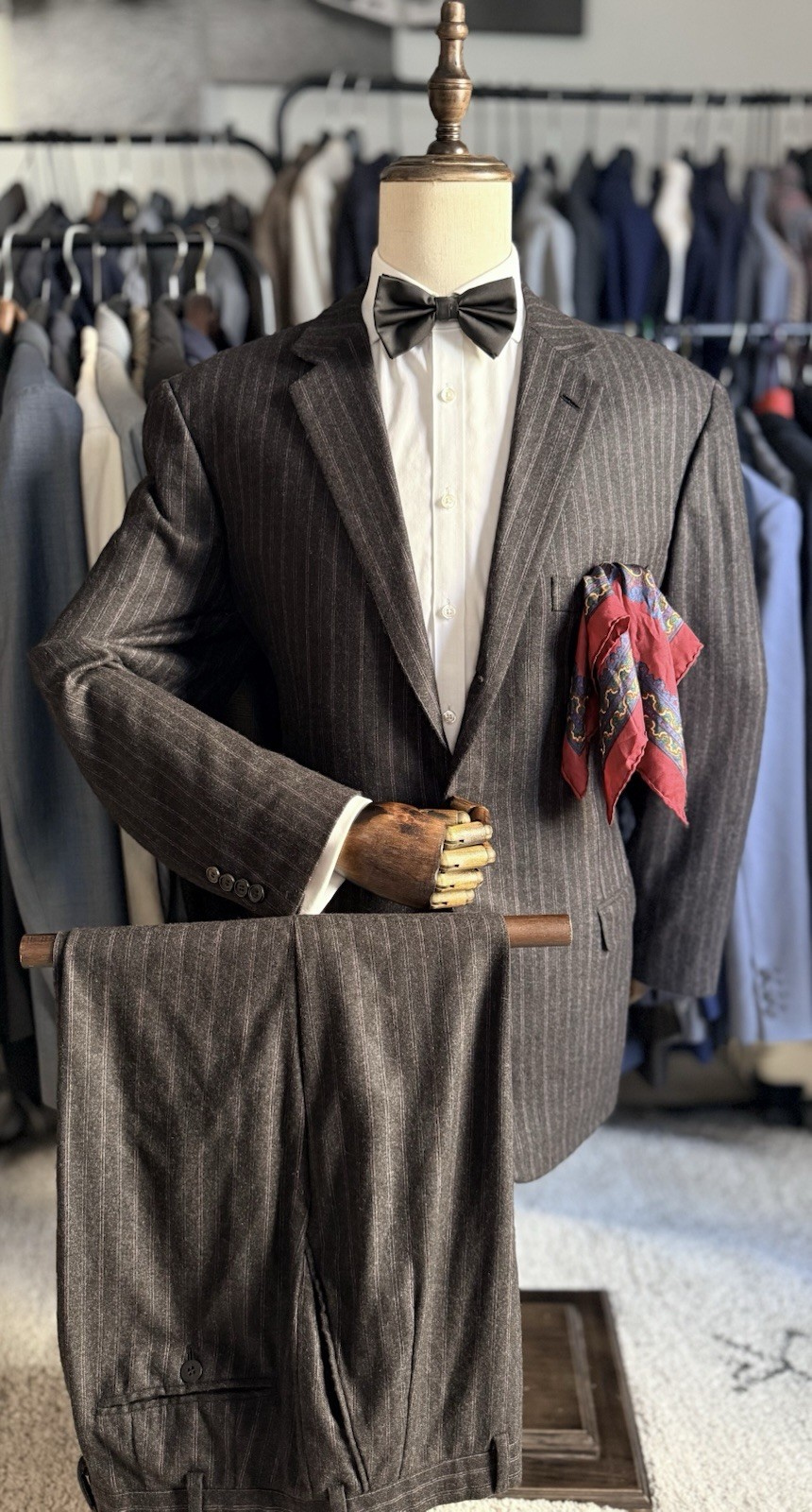 LNWOT EXCEPTIONAL Charcoal Gray Striped 100% Cashmere Brioni Suit 44R US 54R IT