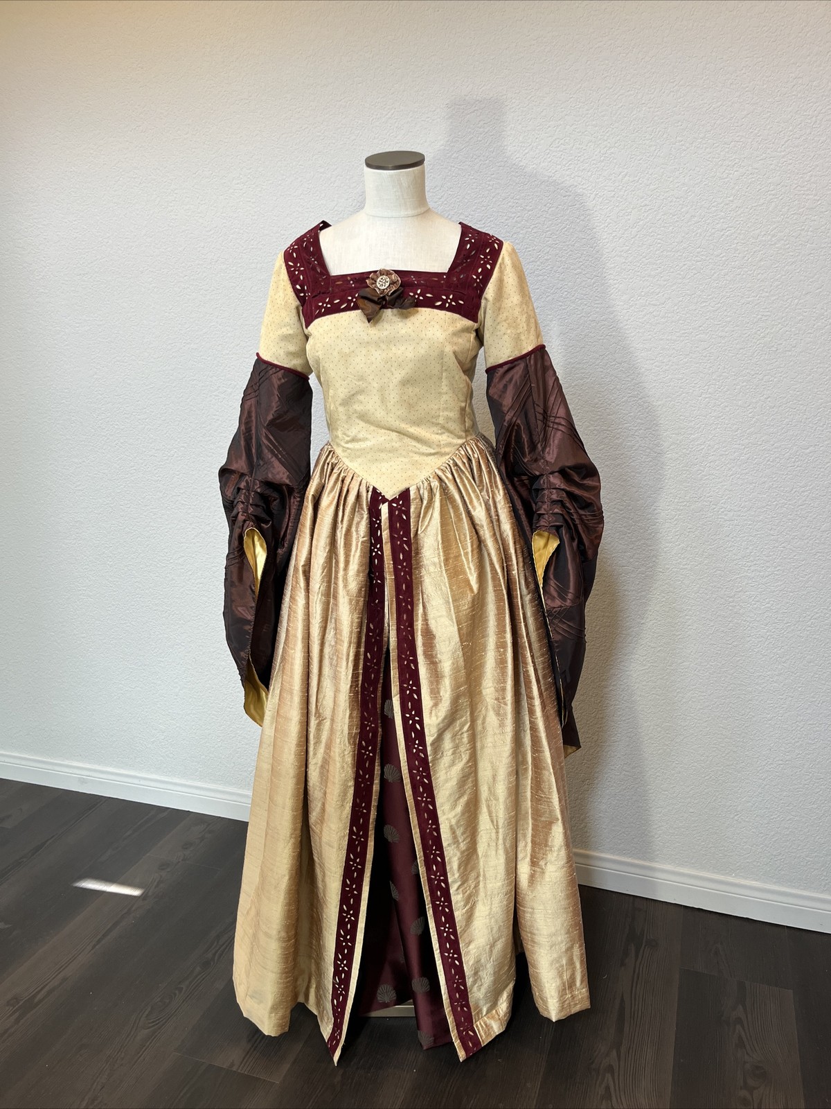 Renaissance Dress 15th C Medieval Gold Burgundy Opera Lady Court Shakespeare