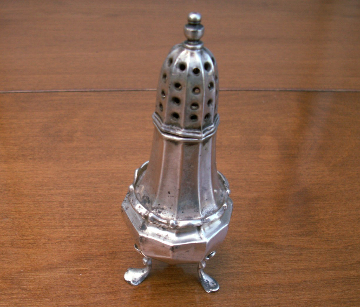 ANTIQUE BRITISH STERLING SALT SHAKER , SOLID STERLING NOT WEIGHTED , 39 GRAMS