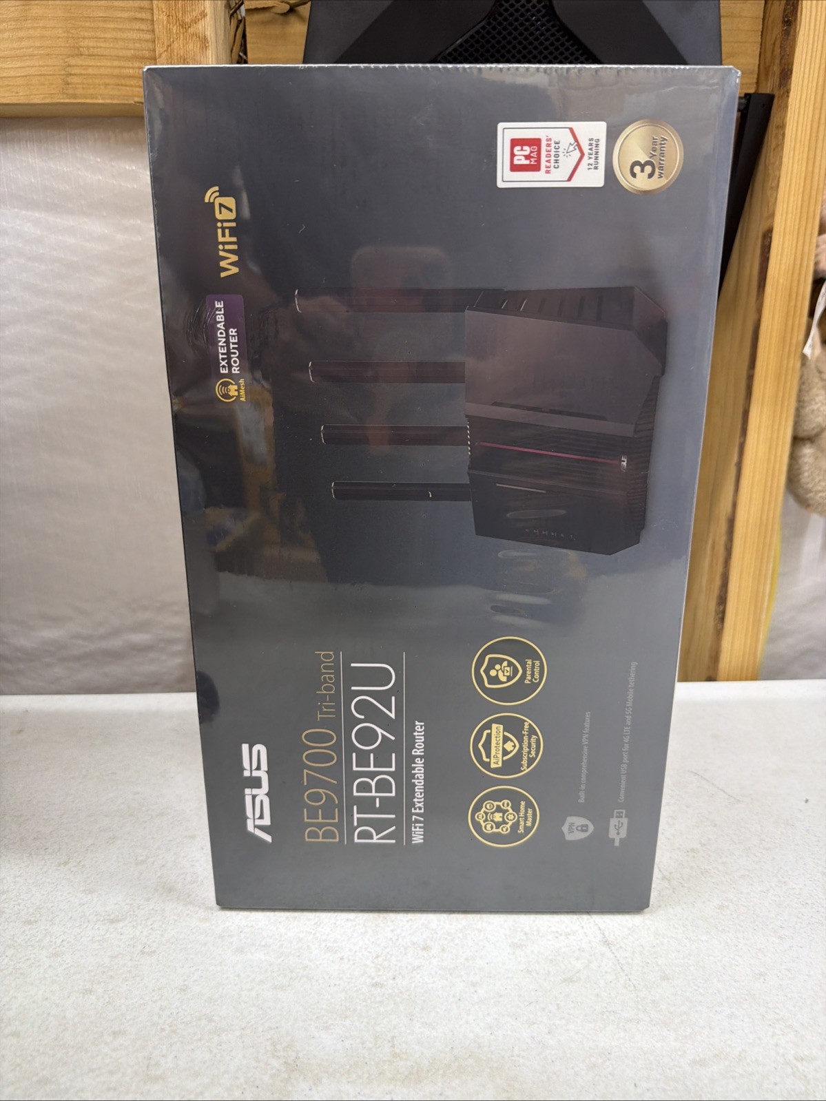 ASUS RT-BE9700 Tri-Band WiFi 7 (802.11be) Router, with 320 MHz bandwidth ASUS RT-BE9700 Tri-Band WiFi 7 (802.11be) Router, with 320 MHz bandwidth
