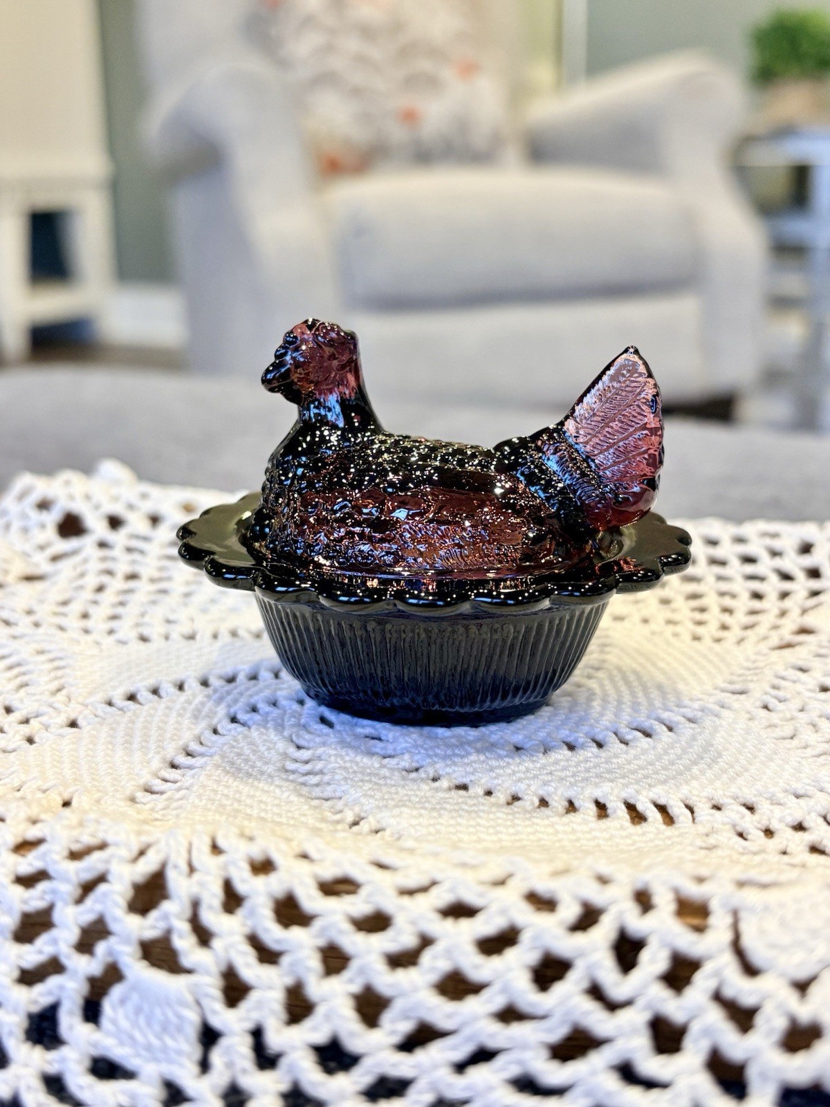 Vintage 1990 Mosser Amethyst Glass 3” Salt Chick Hen on Nest Old M Mark