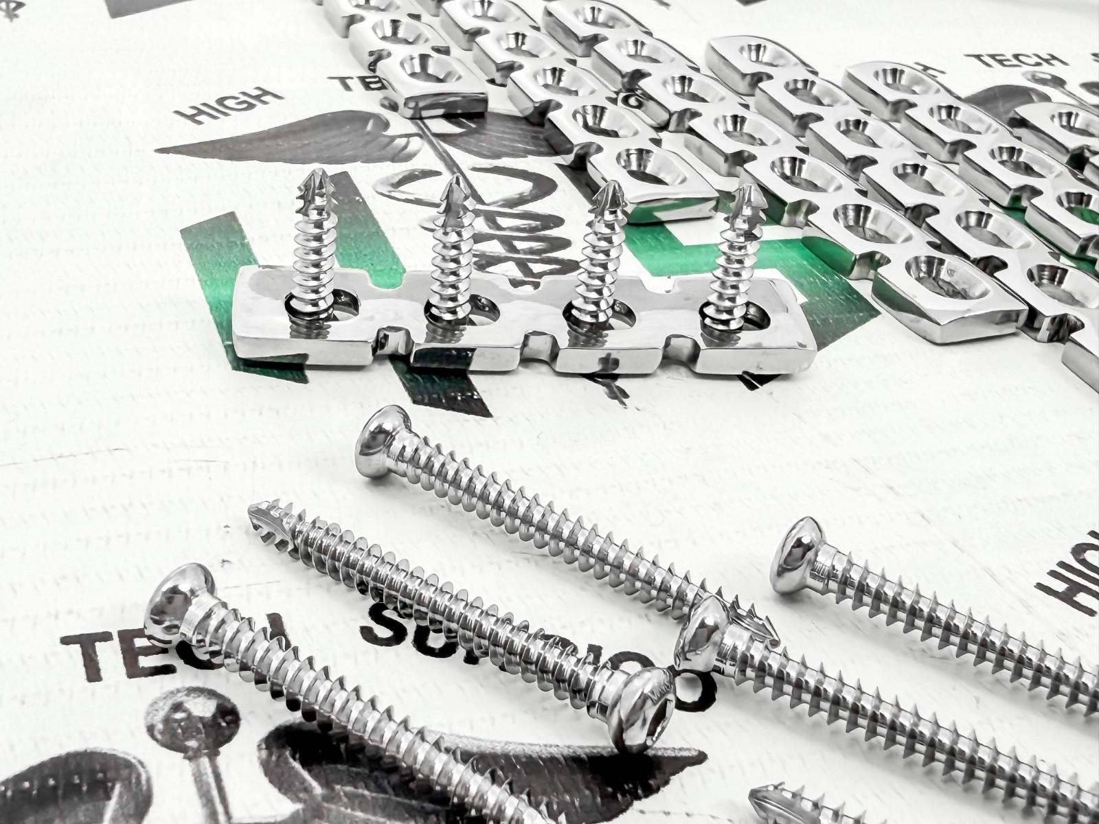 3.5 Platès Stainless Steel 4,5,6,7Holes with screws (215 pcs Set) 3.5 Platès Stainless Steel 4,5,6,7Holes with screws (215 pcs Set)