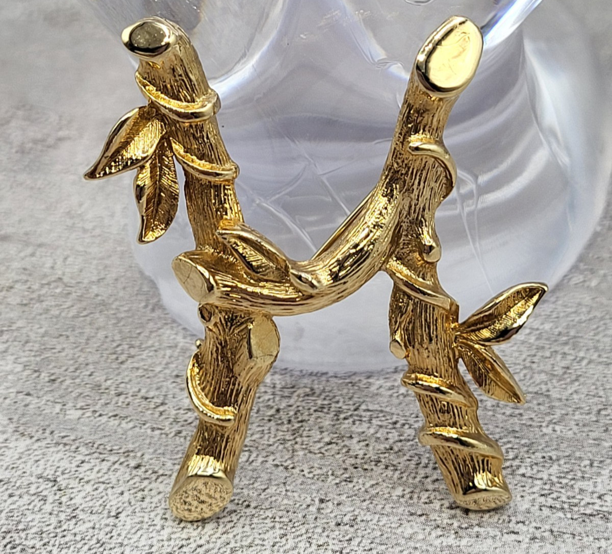 VTG. Sarah Coventry Initial *H* Brooch Gold Tone Branch Leaf Twig Monogram Pin VTG. Sarah Coventry Initial *H* Brooch Gold Tone Branch Leaf Twig Monogram Pin