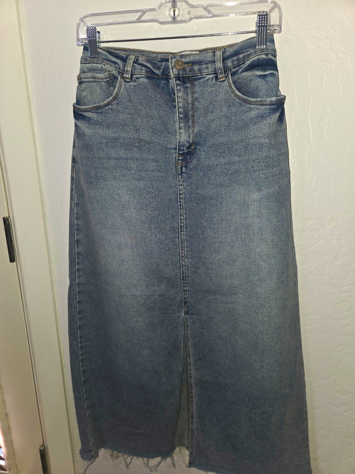 Kensie Jeans Women\'s Blue Denim Midi Skirt Zip Front Slit Pockets 12 Kensie Jeans Women\'s Blue Denim Midi Skirt Zip Front Slit Pockets 12
