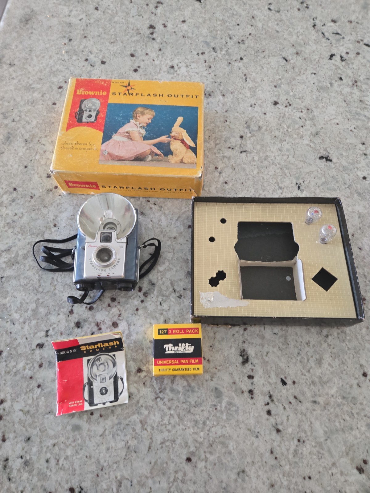 Vintage Kodak Brownie Starflash Outfit Camera Box w/ Flash Bulbs Film Untested
