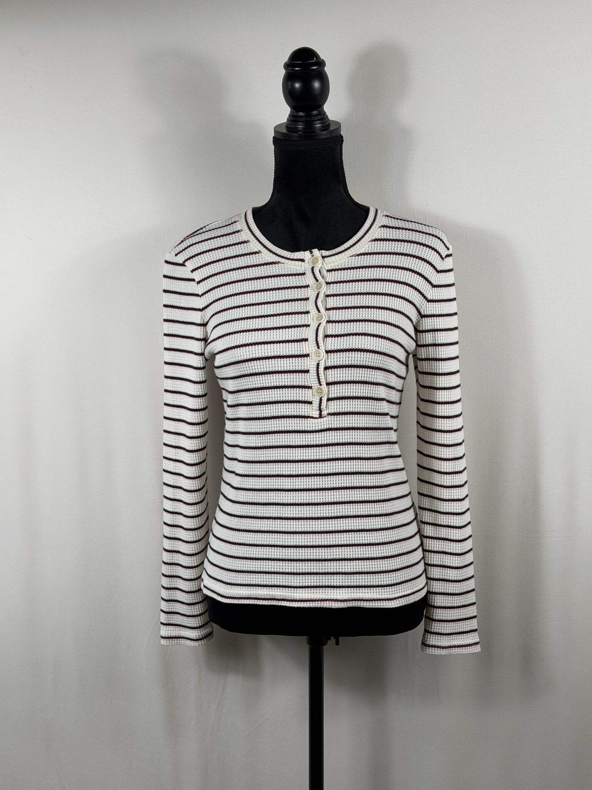 MOTHER The Itty Bitty Pixie Stripe Thermal Henley – Strip Tease