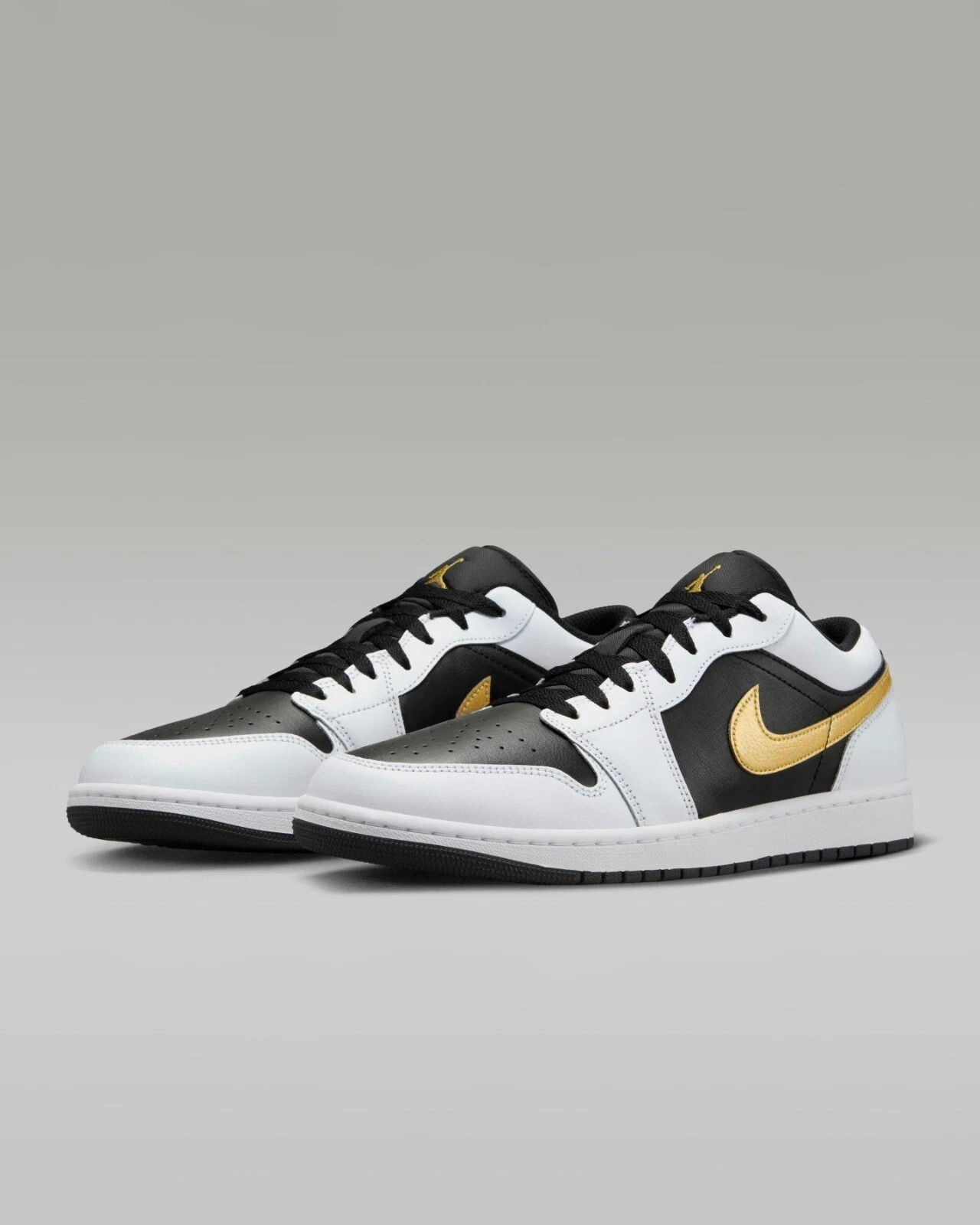 Jordan 1 Vintage Basketball Shoes Men\'s Low Top Black Sneaker 