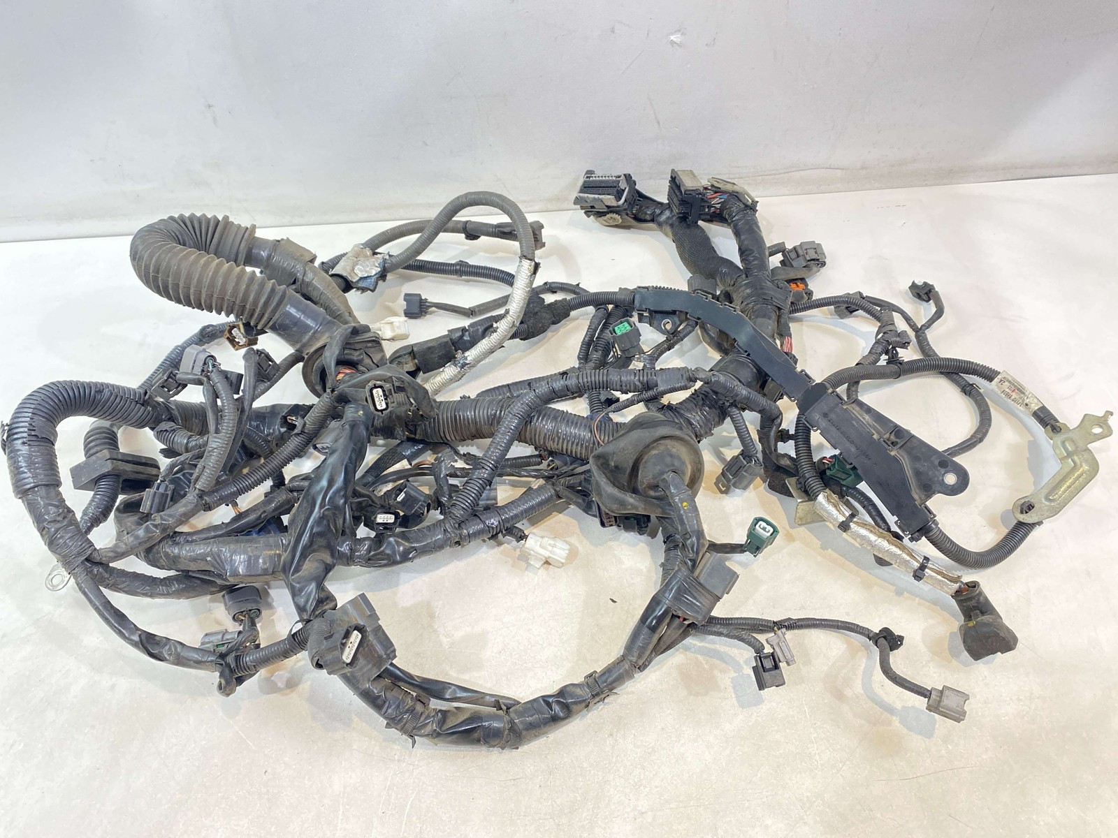 2016 - 2019 INFINITI Q50 3.0L RWD Complete Engine Transmission Wire Harness OEM
