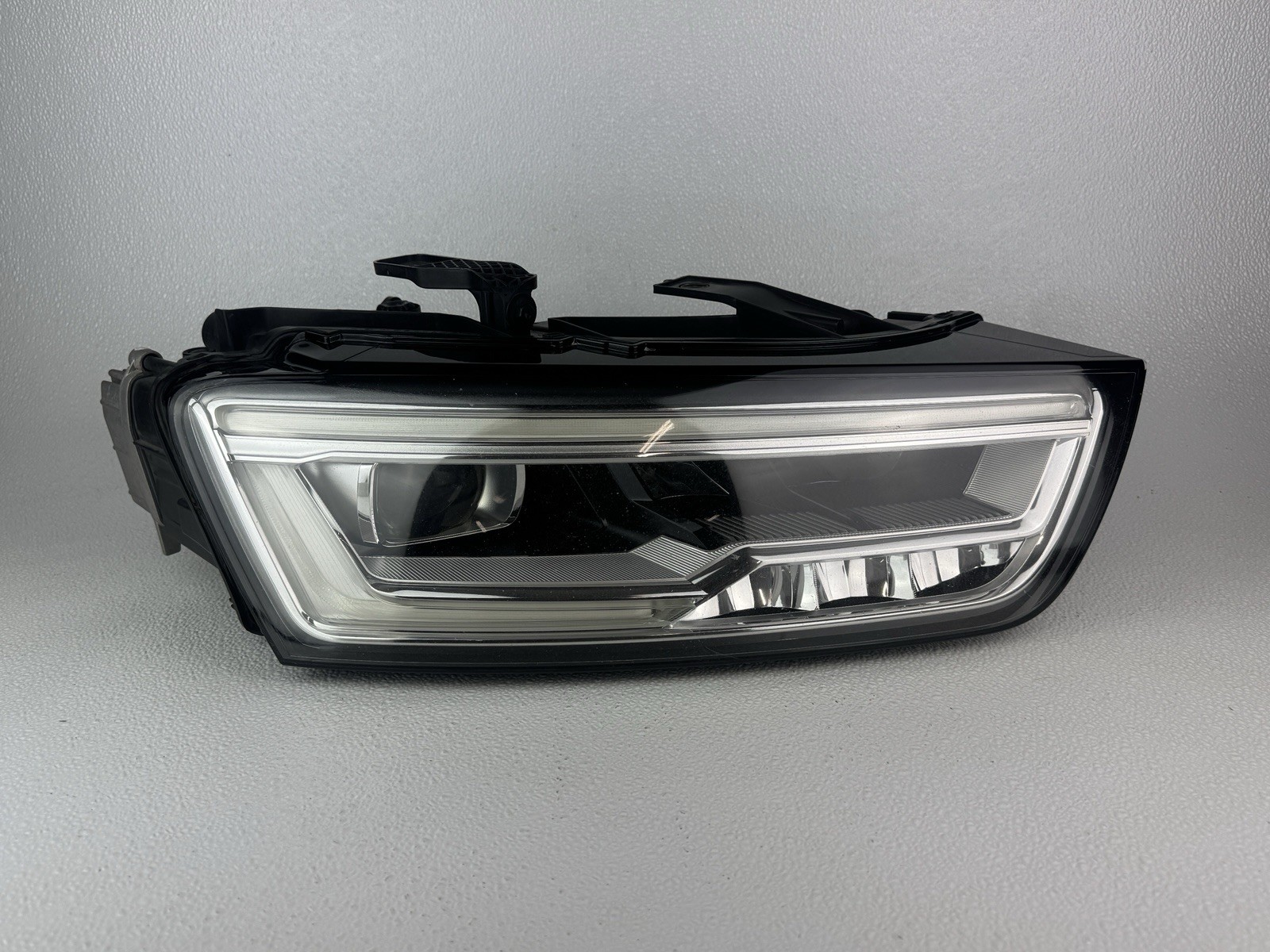 Nice 2015 - 2018 Audi Q3 Right Side LED Headlight OEM