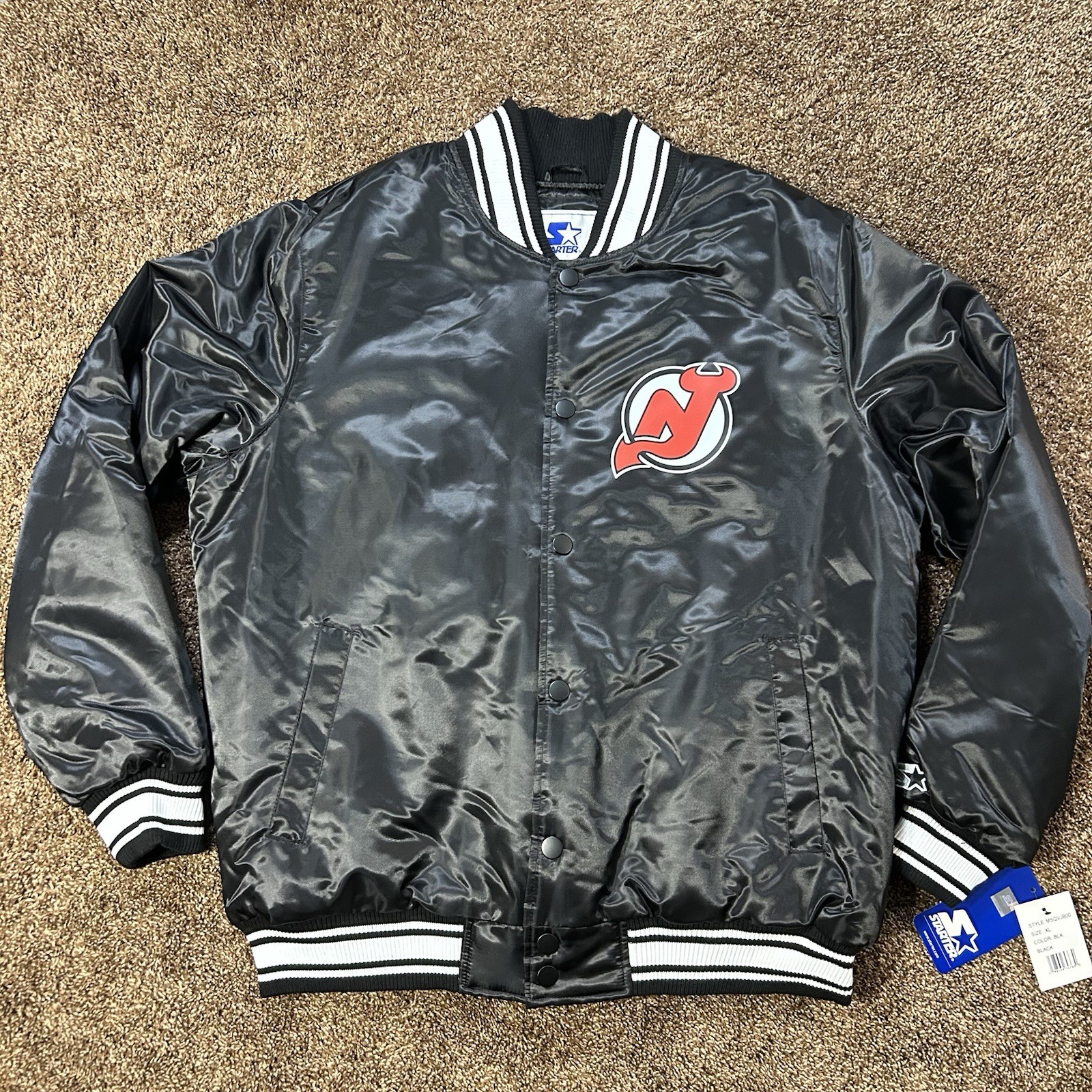 NWT Starter New Jersey Devils Black Satin Varsity Jacket Men\'s XL MSQNJB00