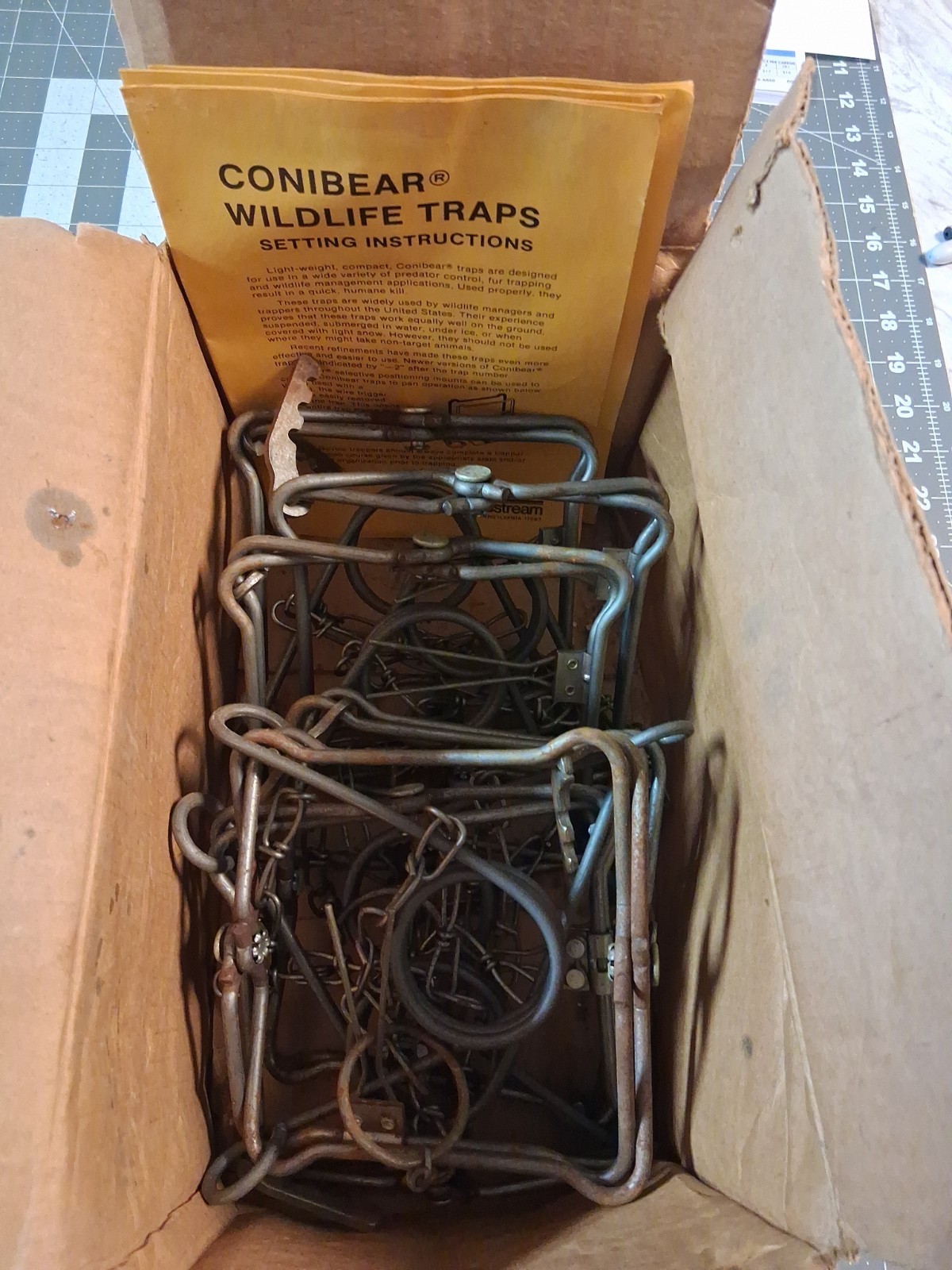 Vintage Animal Trap victor 110 conibear new old stock 1970s 6 pack half dozen Vintage Animal Trap victor 110 conibear new old stock 1970s 6 pack half dozen