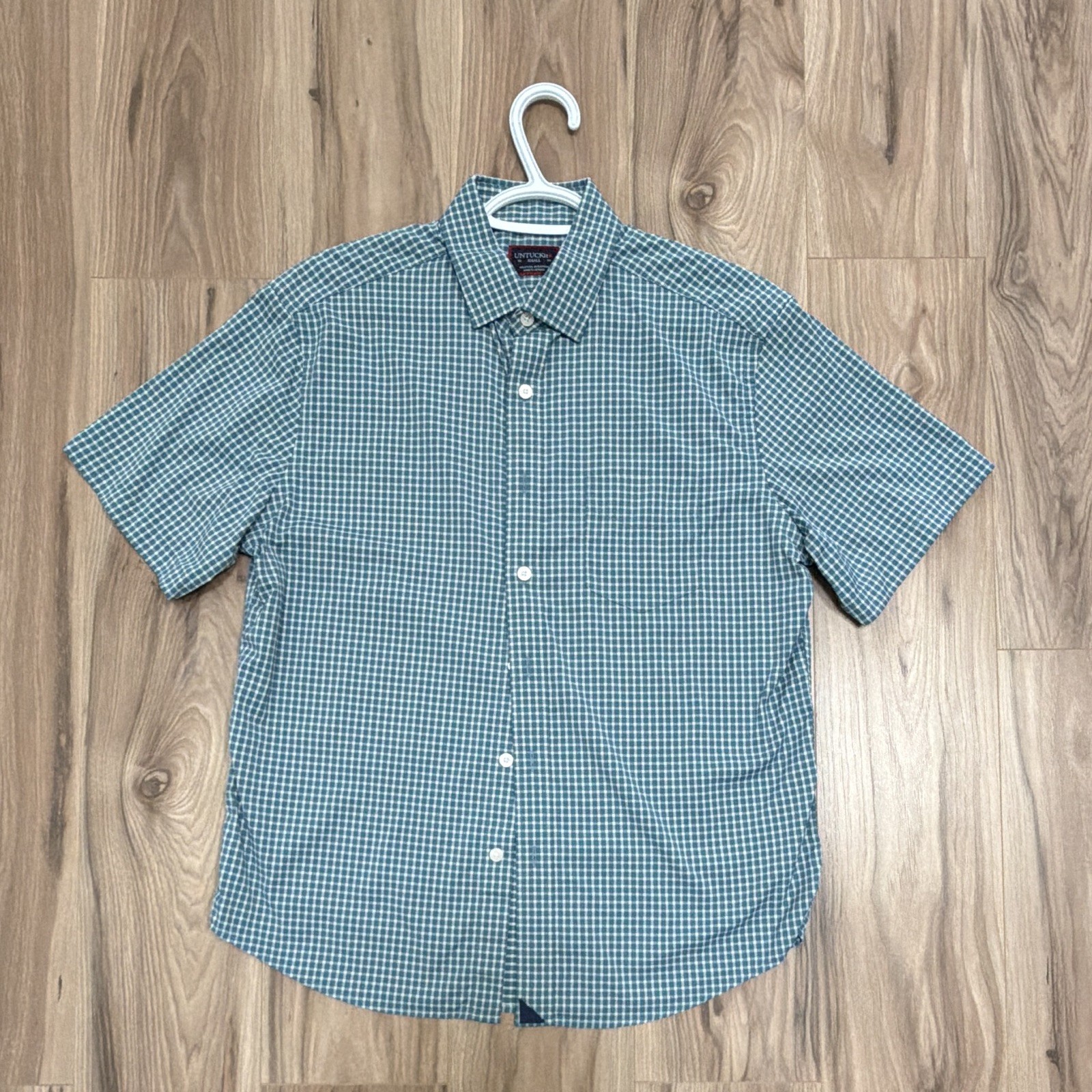 UNTUCKit Men\'s S Blue White Check Short Sleeve Button-Up Shirt Nylon Blend