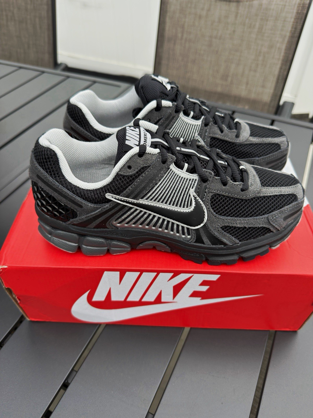 Nike Zoom Vomero 5 Men\'s Low Top Running Sneaker Anthracite/Black HF1553-006 Nike Zoom Vomero 5 Men\'s Low Top Running Sneaker Anthracite/Black HF1553-006