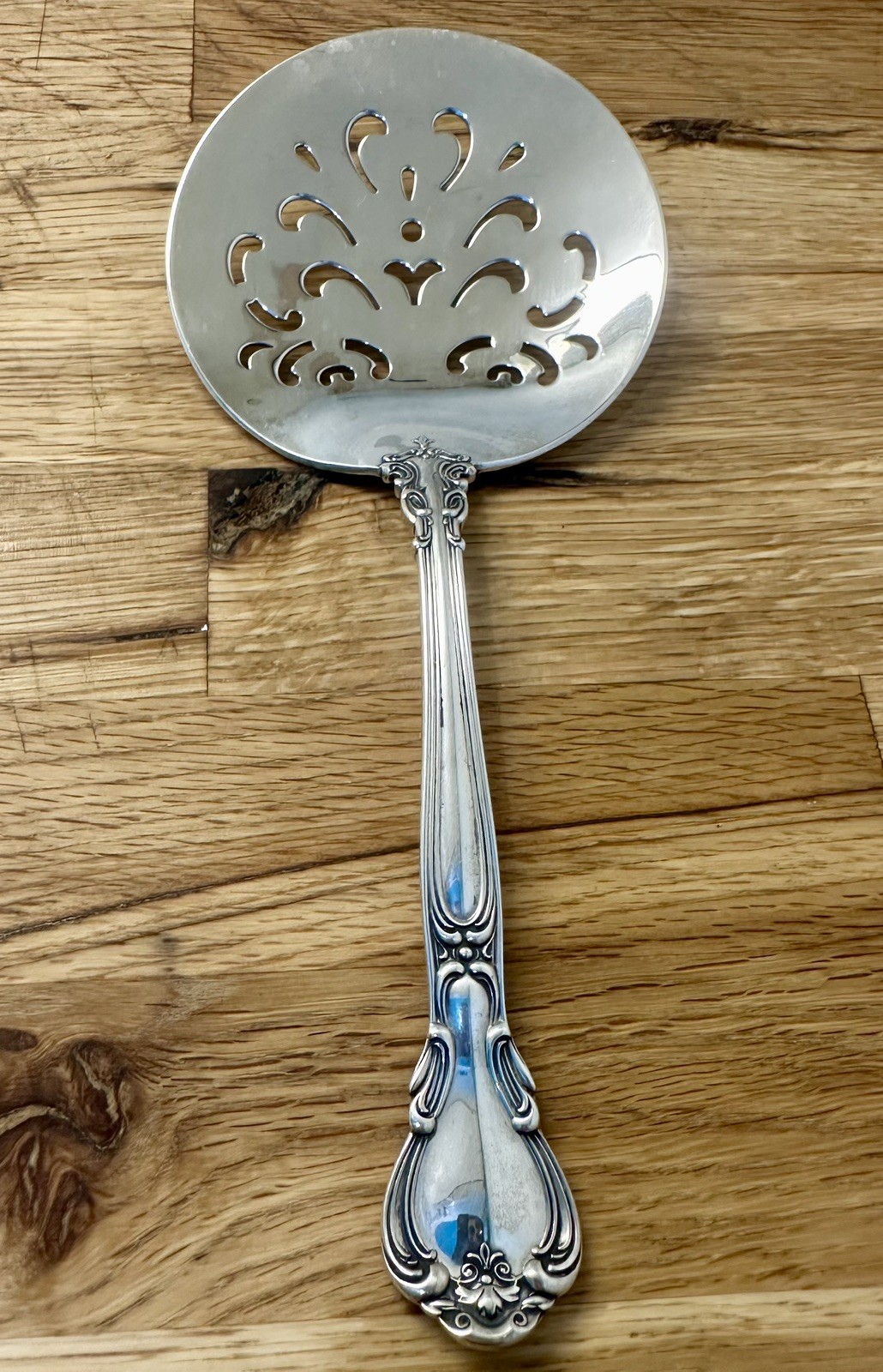 Gorham Chantilly Sterling Tomato Server 2.72 oz, 7-1/2”  No Mono 23 Piercings 