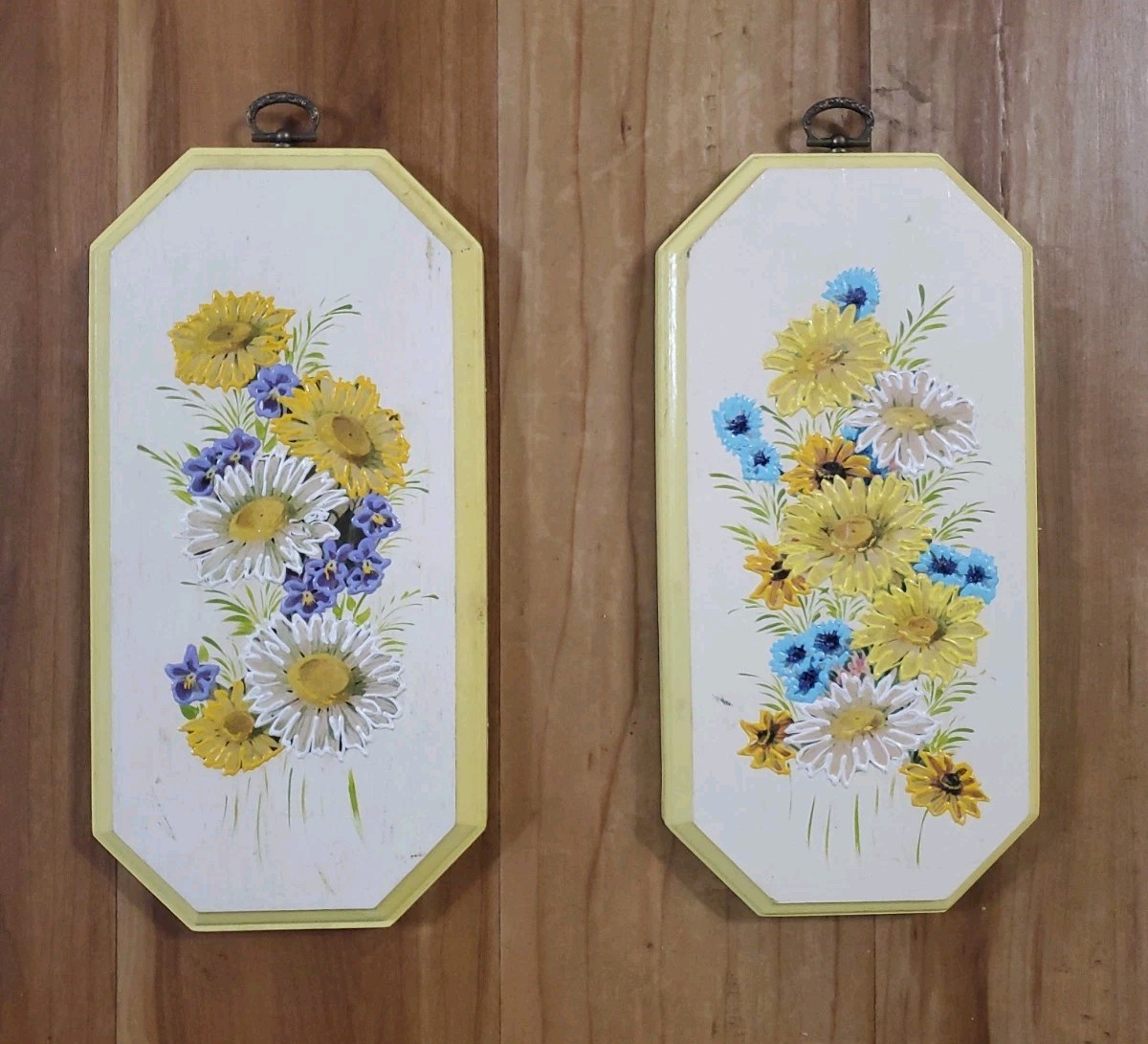 Vtg Mid Century Octagon Wood Wall Plaques Pair Yellow White Daisy Floral Prints Vtg Mid Century Octagon Wood Wall Plaques Pair Yellow White Daisy Floral Prints