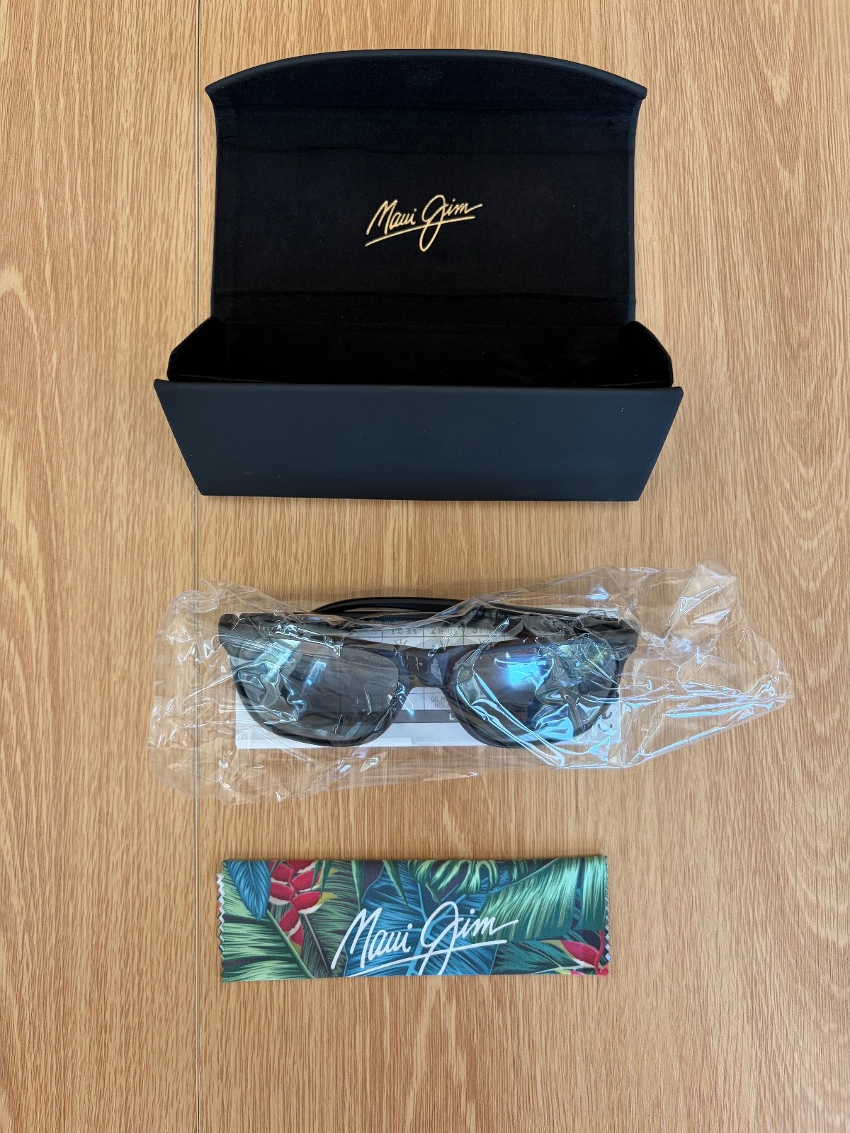 BRAND NEW - Maui Jim Pailolo Sunglasses - Polarized Lenses - Black BRAND NEW - Maui Jim Pailolo Sunglasses - Polarized Lenses - Black