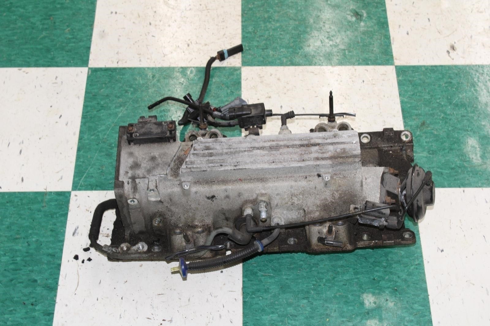 94-96 C4 Vette LT1 5.7L Motor Engine Air Intake Manifold Assembly OEM OE Factory 94-96 C4 Vette LT1 5.7L Motor Engine Air Intake Manifold Assembly OEM OE Factory