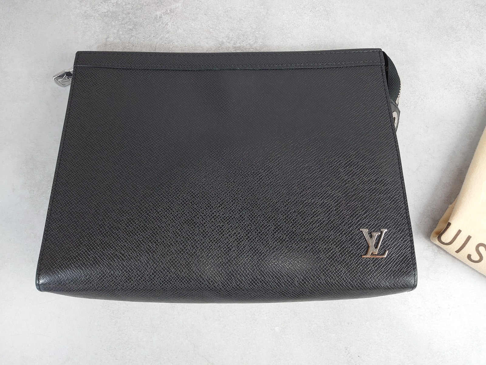 LOUIS VUITTON Pochette voyage black Clutch bag AUTHENTIC
